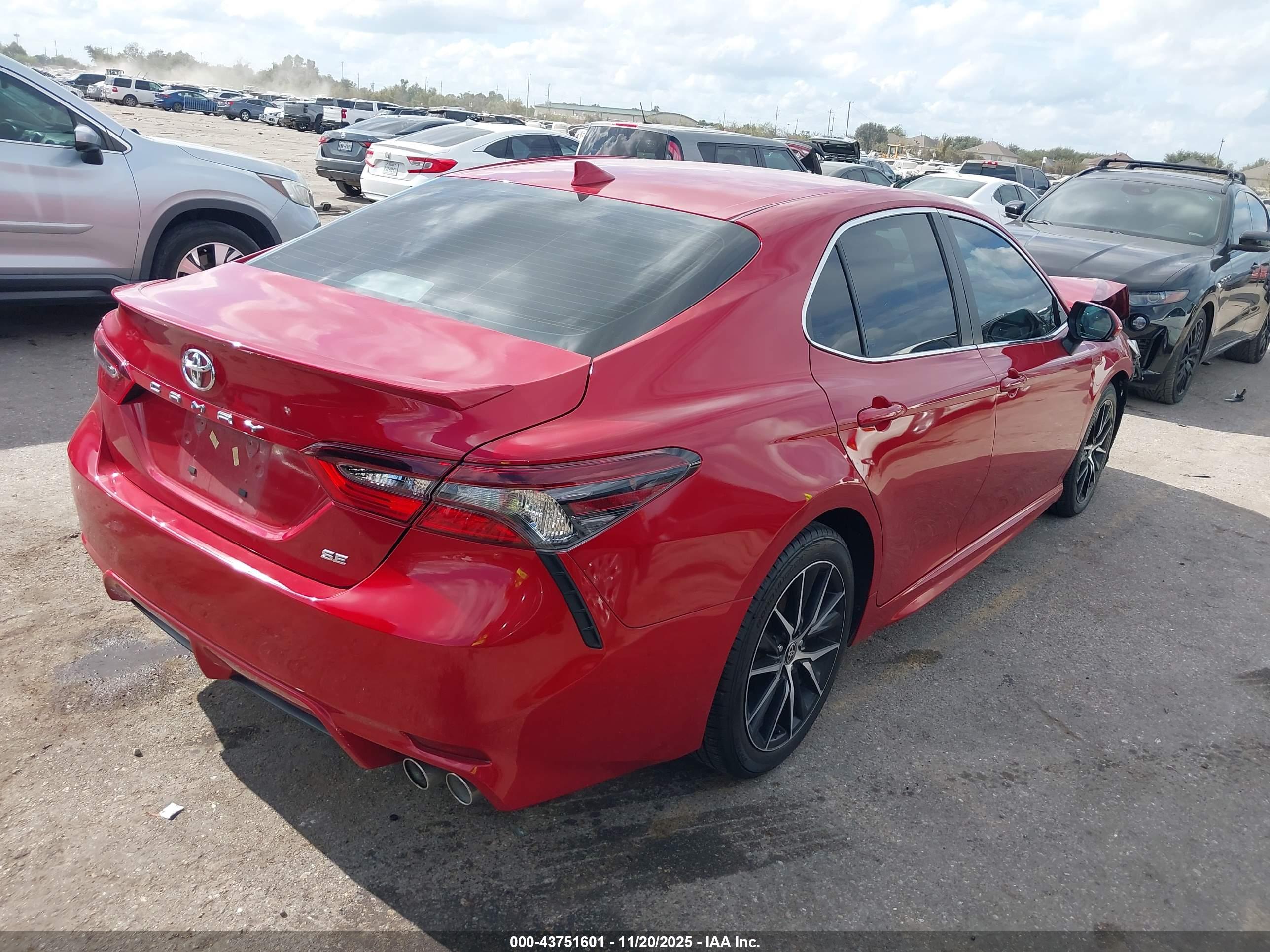 TOYOTA CAMRY image 4