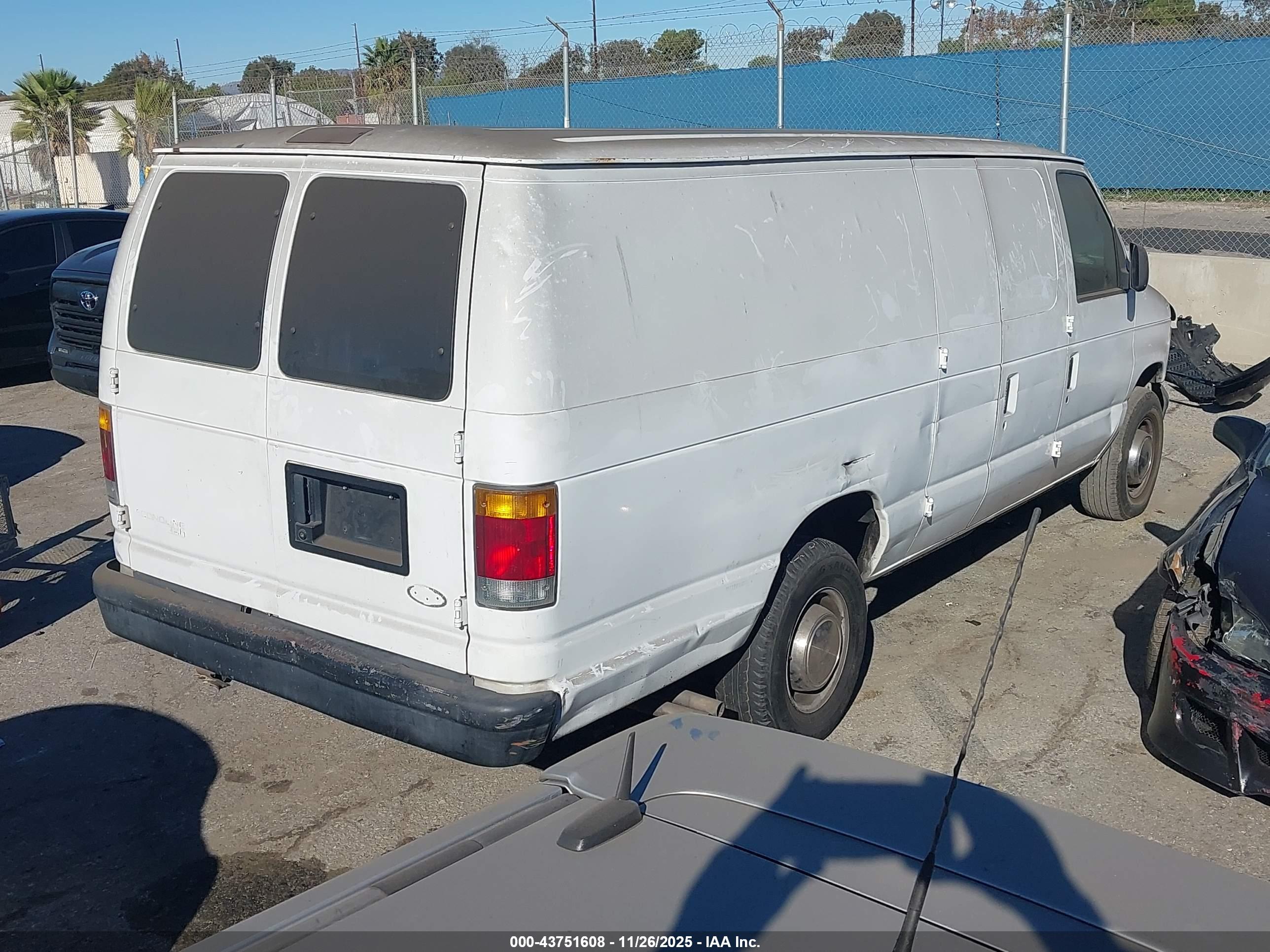 FORD ECONOLINE image 4