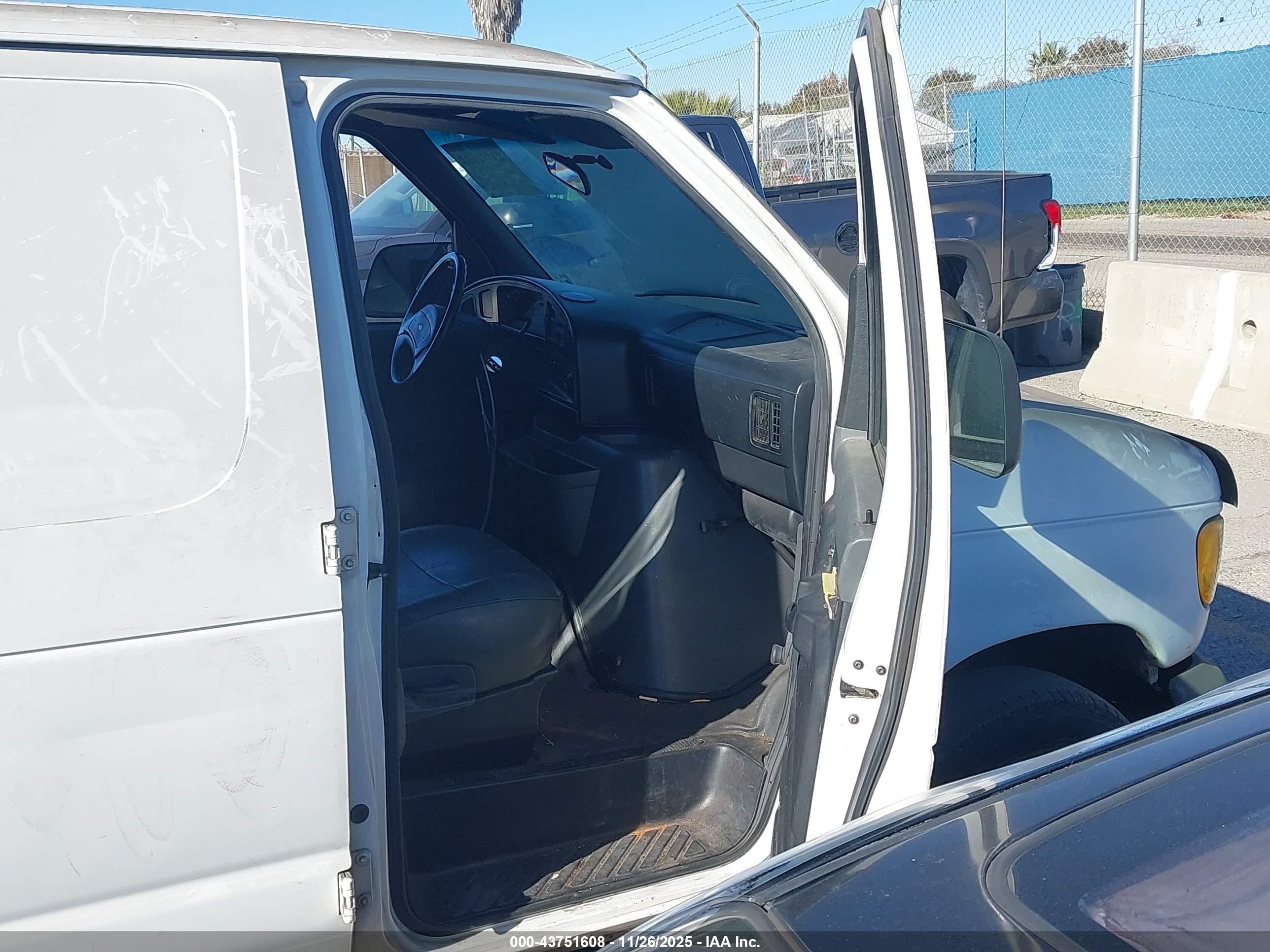 FORD ECONOLINE image 5