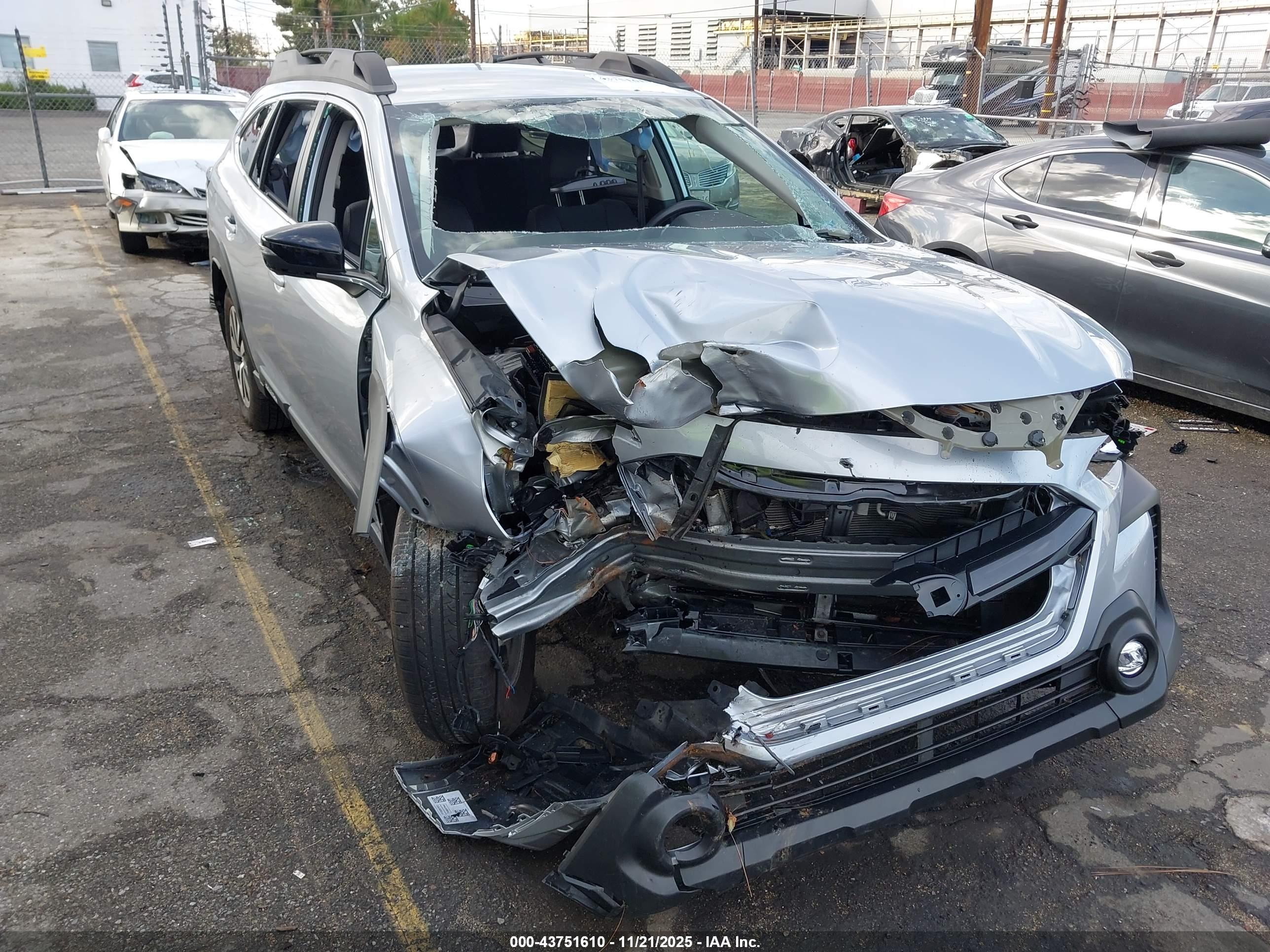 SUBARU OUTBACK image 6