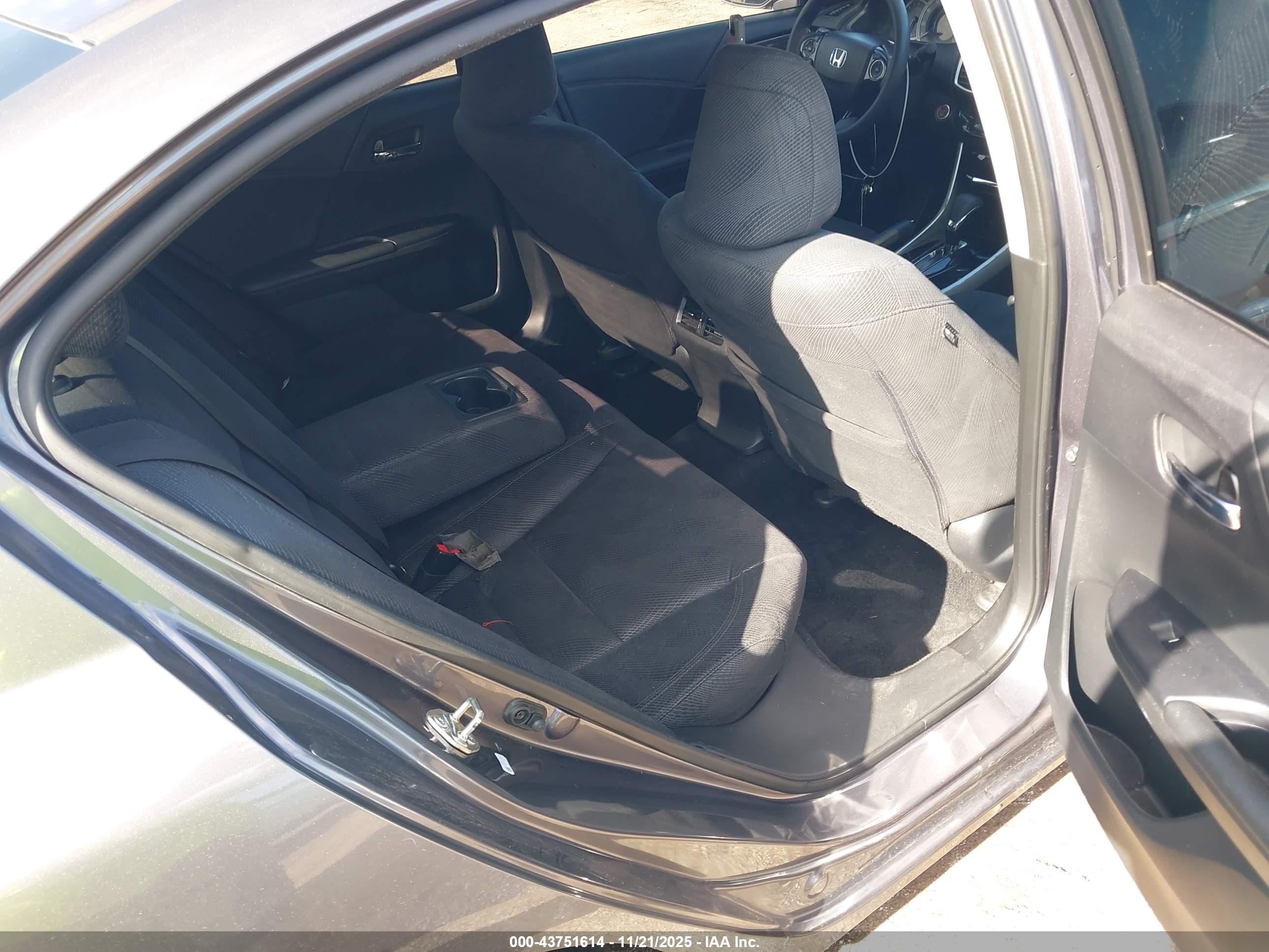 HONDA ACCORD image 8