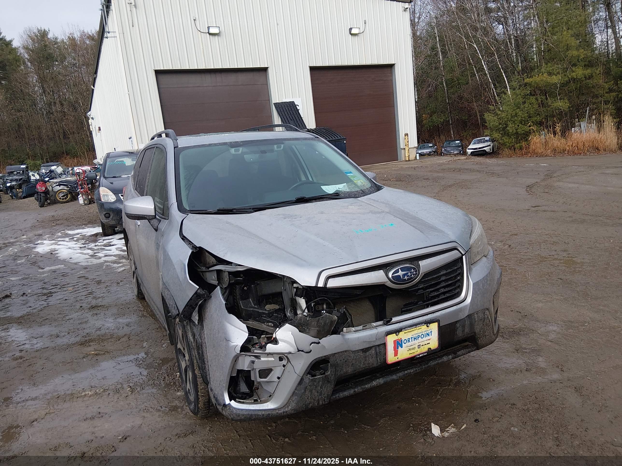 SUBARU FORESTER image 6