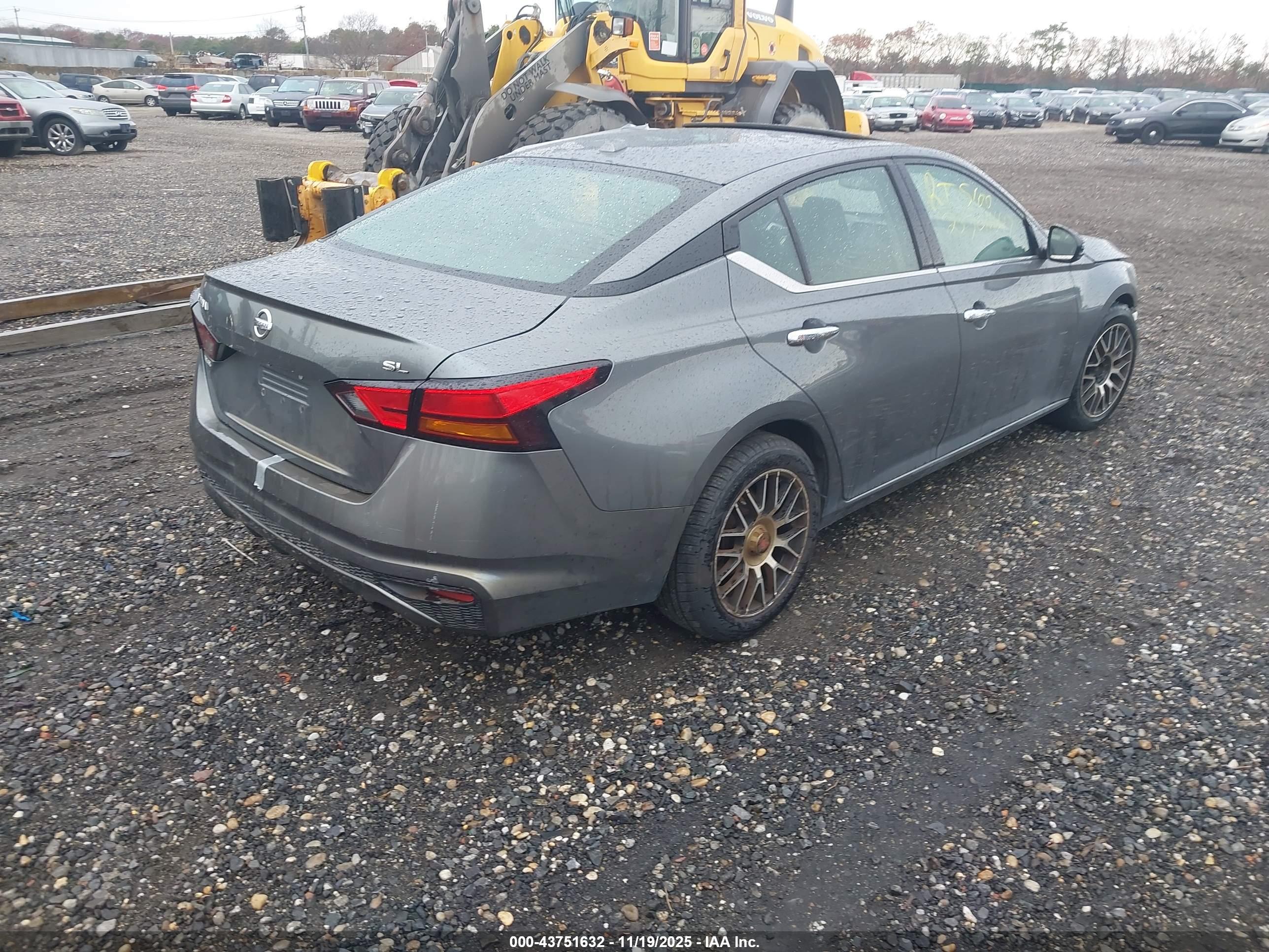 NISSAN ALTIMA image 4