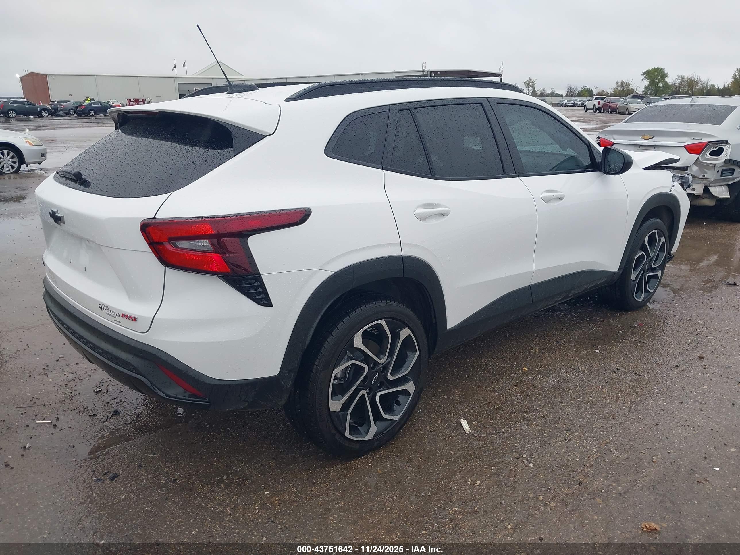 CHEVROLET TRAX image 4