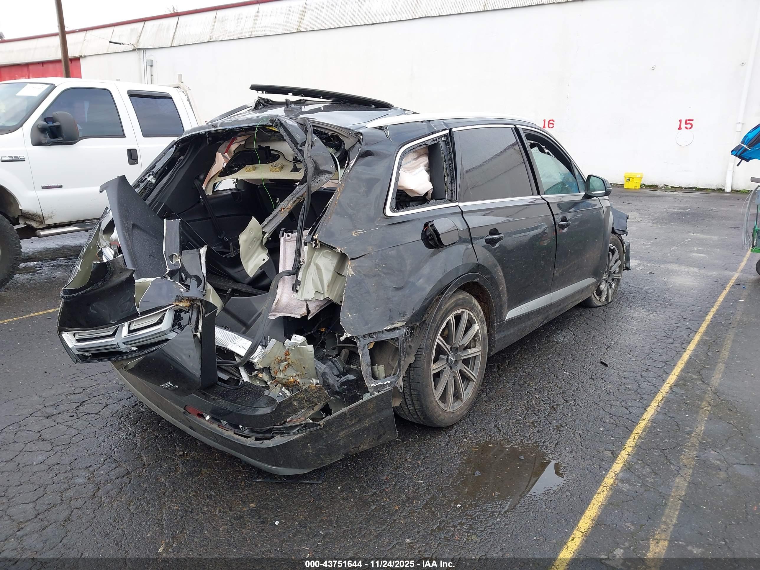 AUDI Q7 image 4
