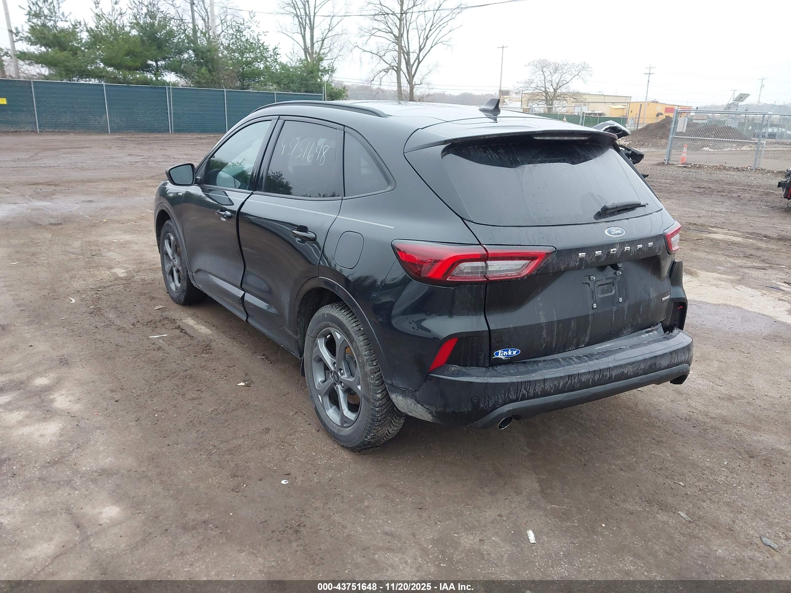 FORD ESCAPE image 3