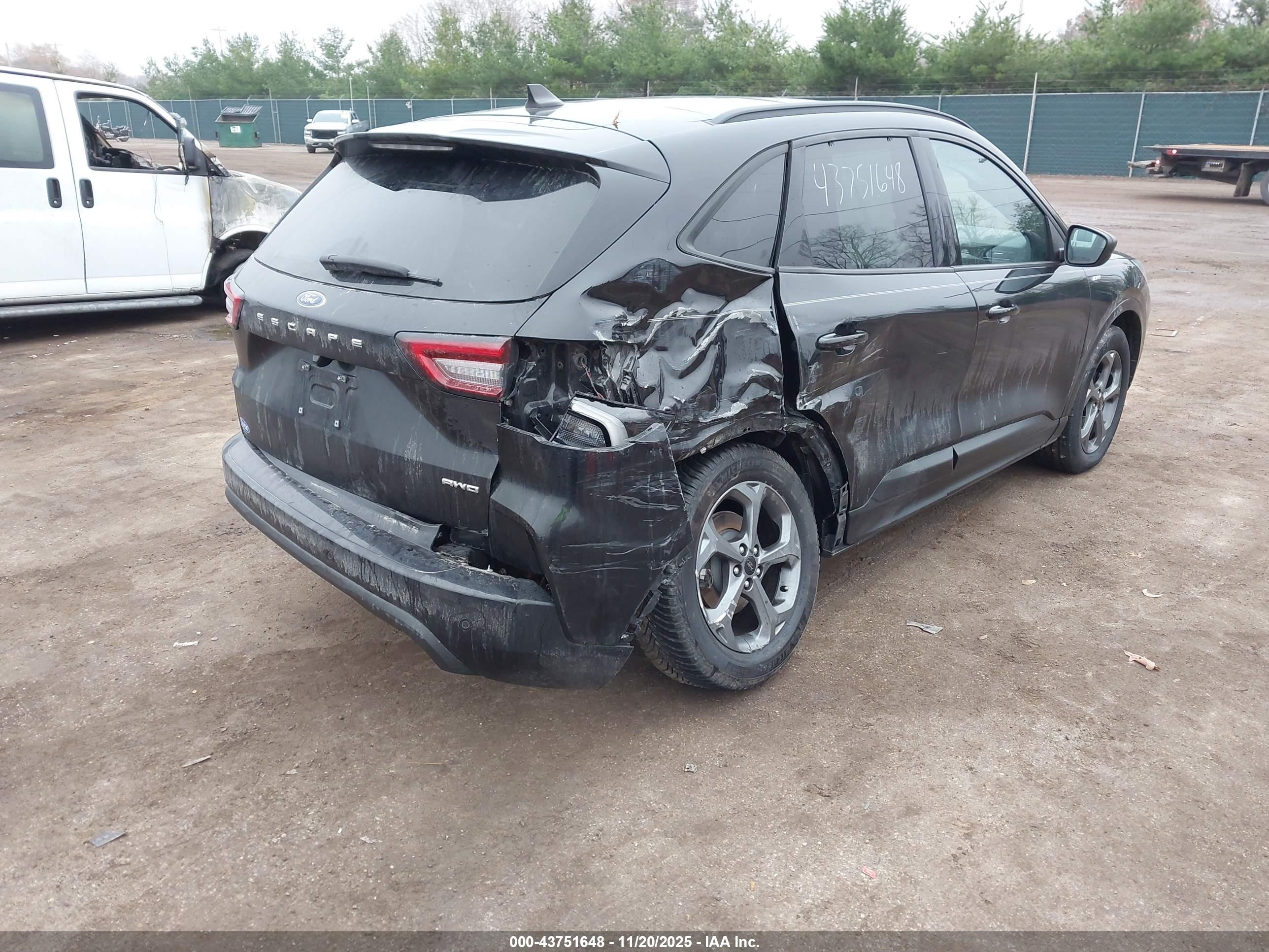 FORD ESCAPE image 6