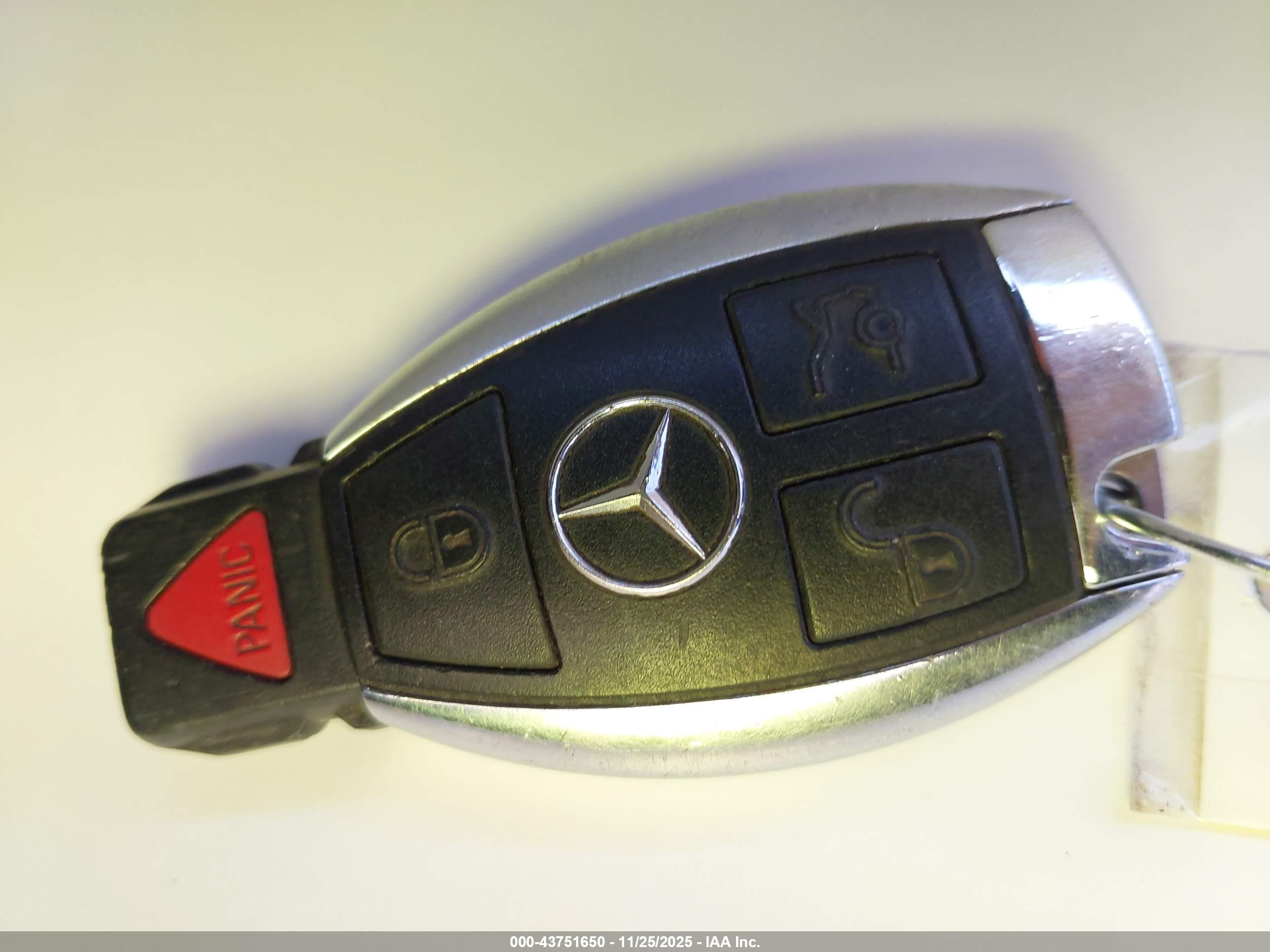 MERCEDES-BENZ GLK image 11