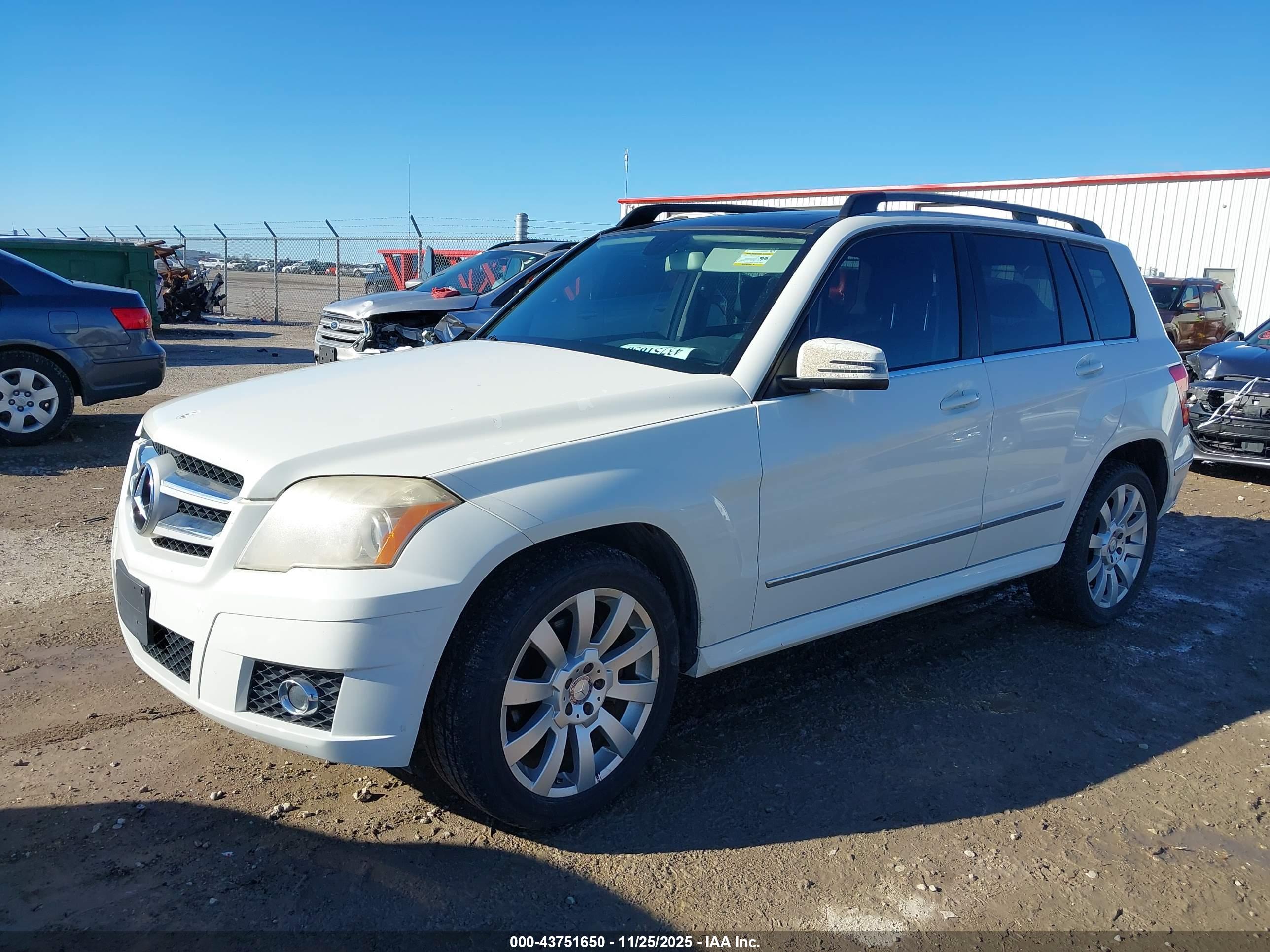 MERCEDES-BENZ GLK image 2