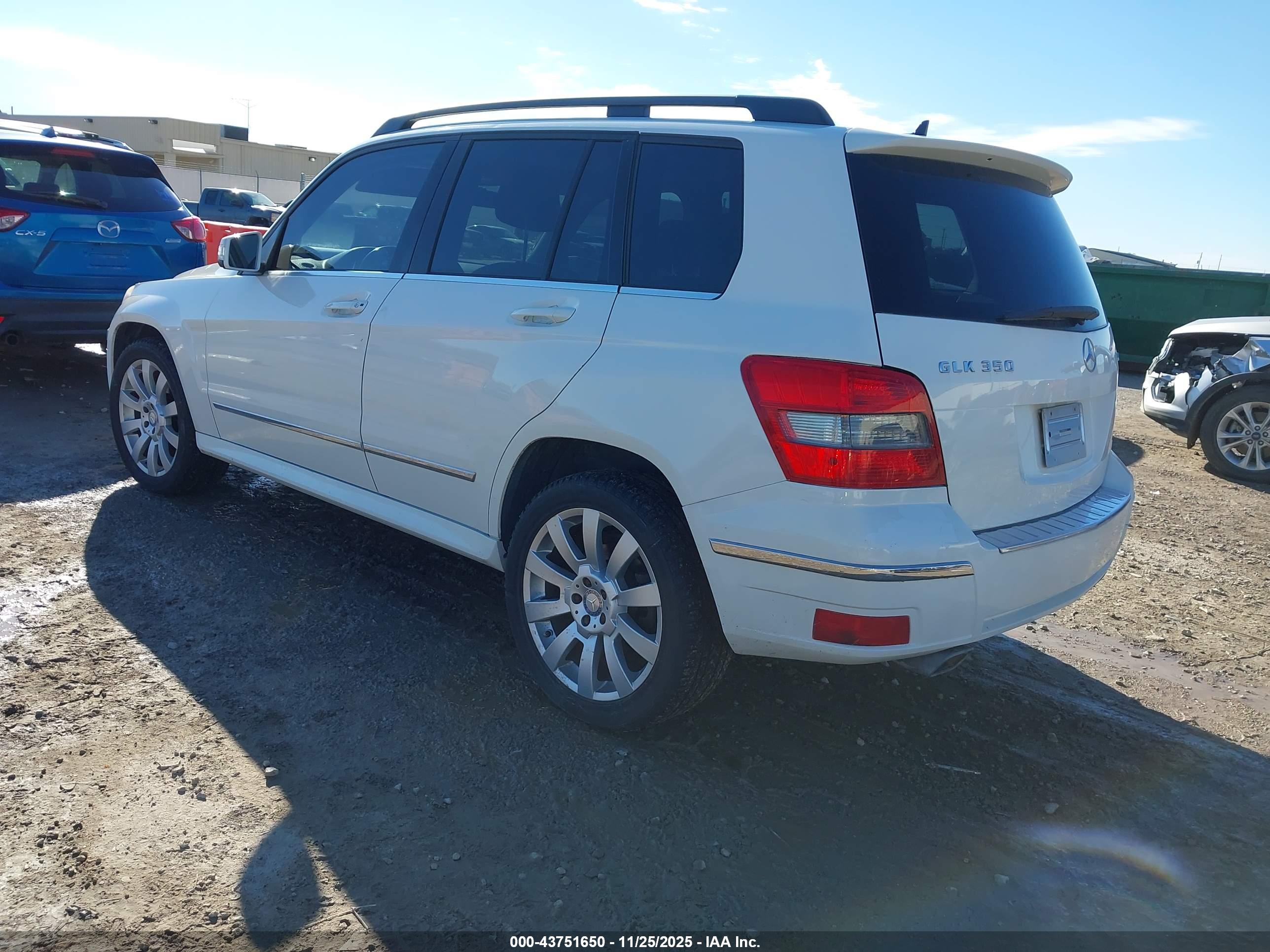 MERCEDES-BENZ GLK image 3