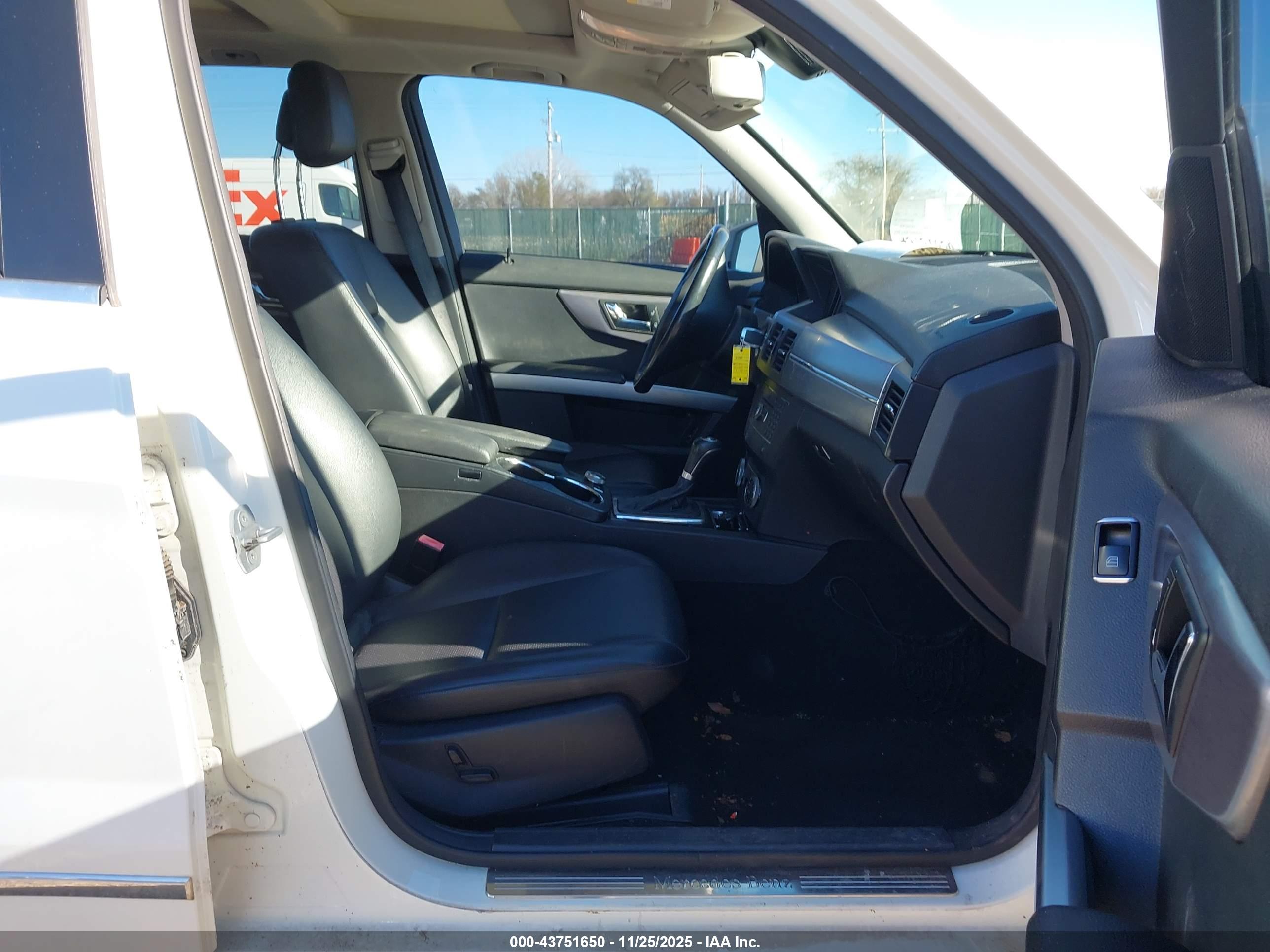 MERCEDES-BENZ GLK image 5
