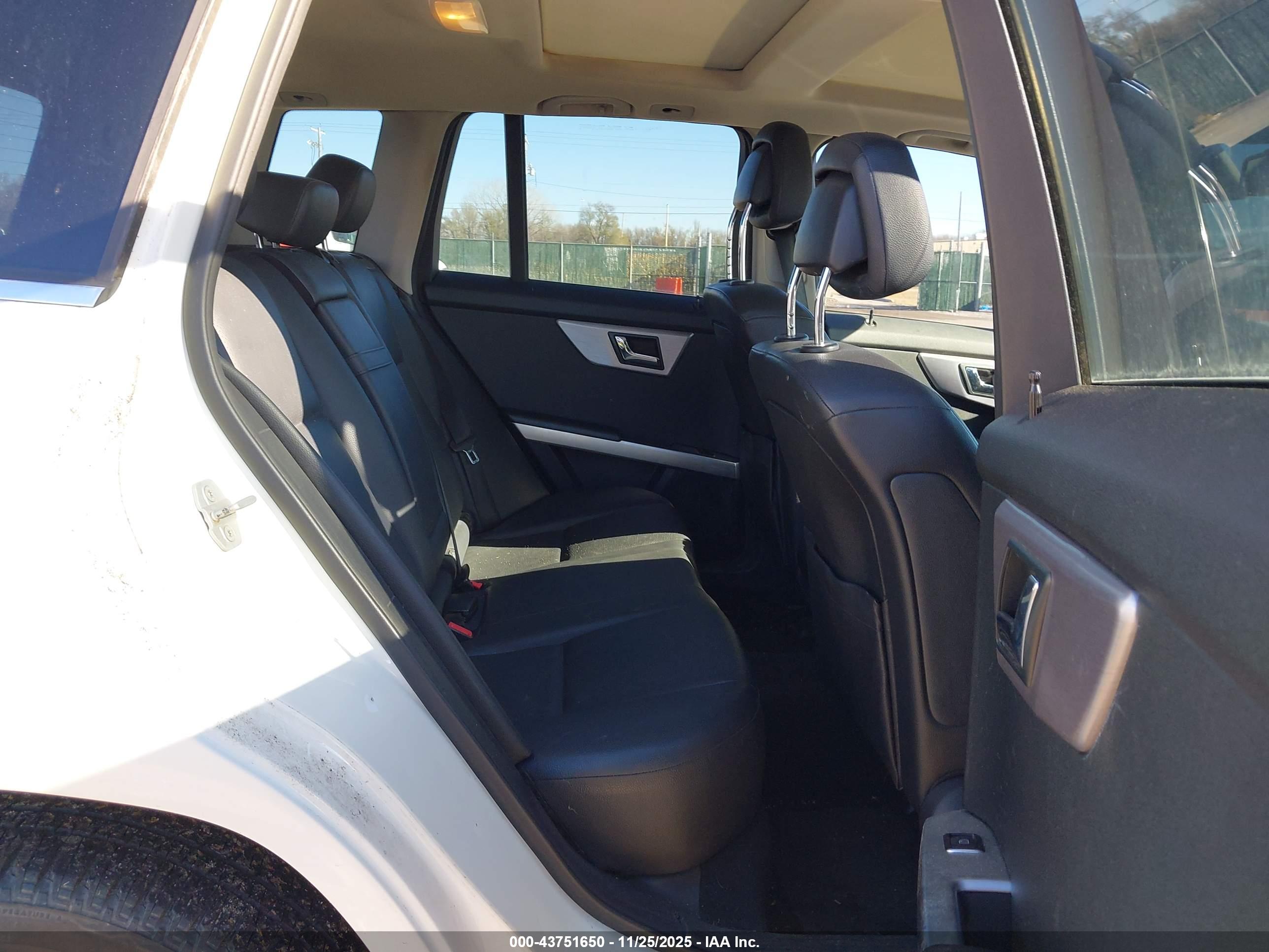 MERCEDES-BENZ GLK image 8