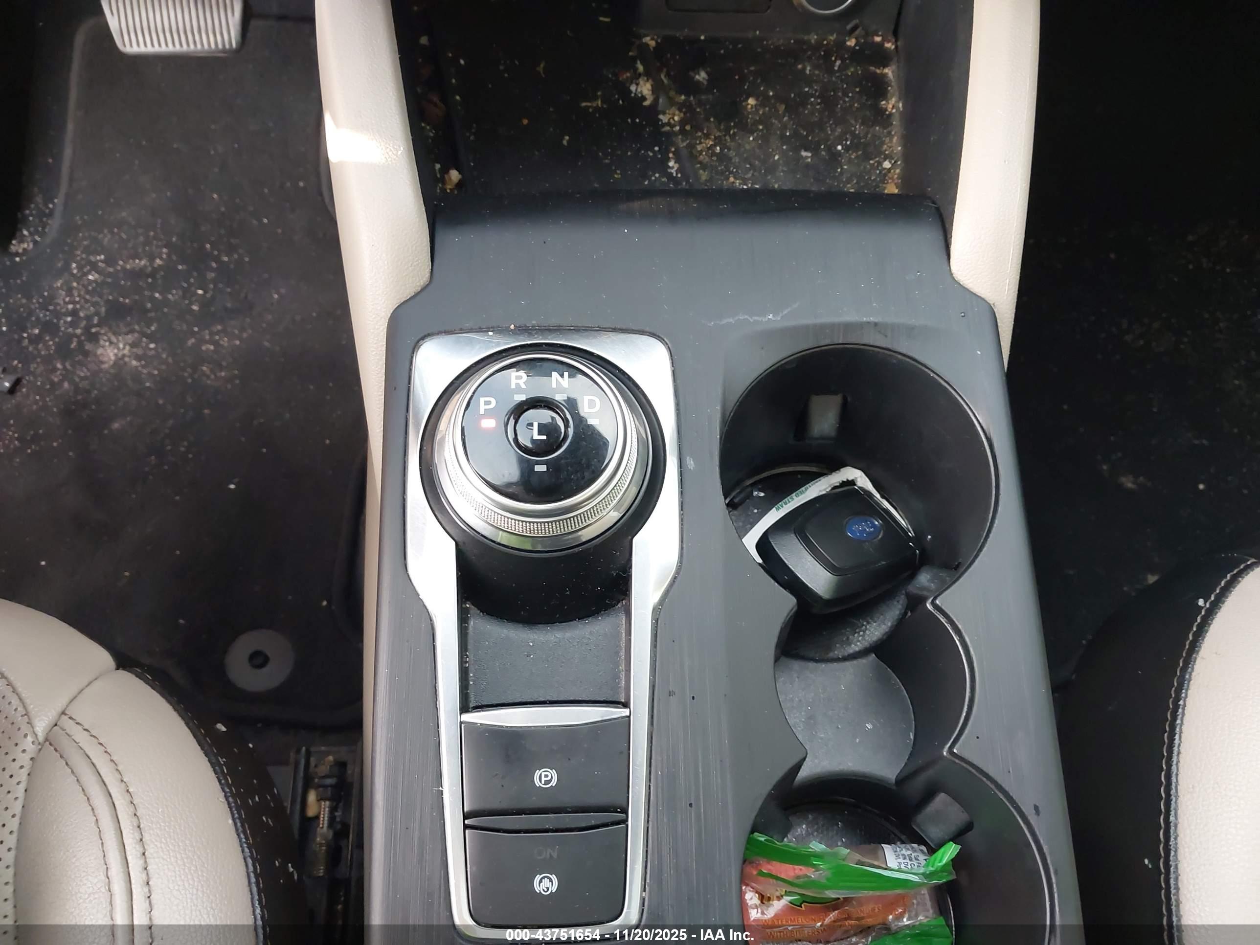 FORD ESCAPE image 11