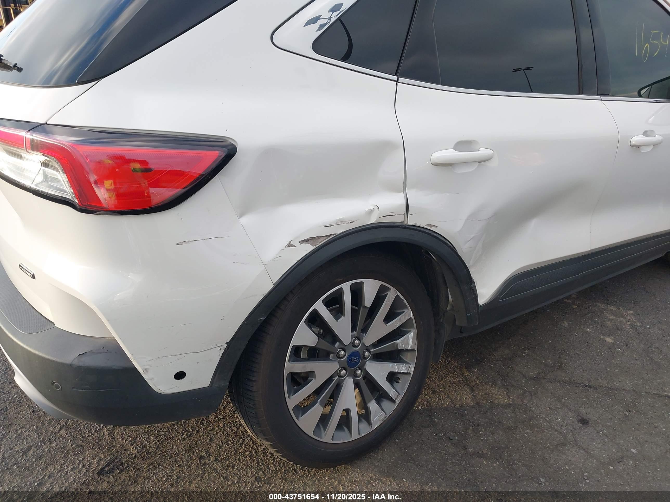 FORD ESCAPE image 6