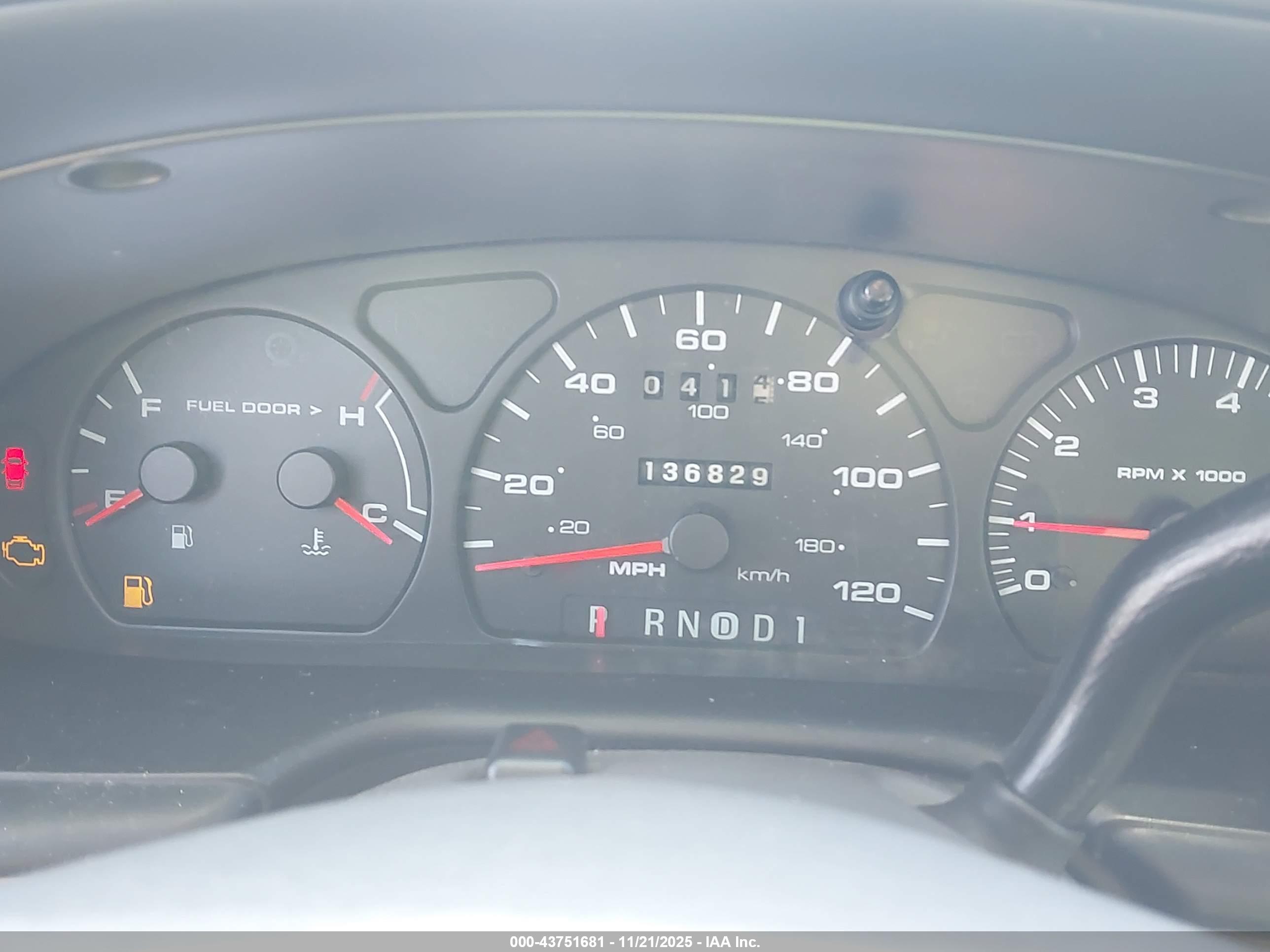 FORD TAURUS image 7