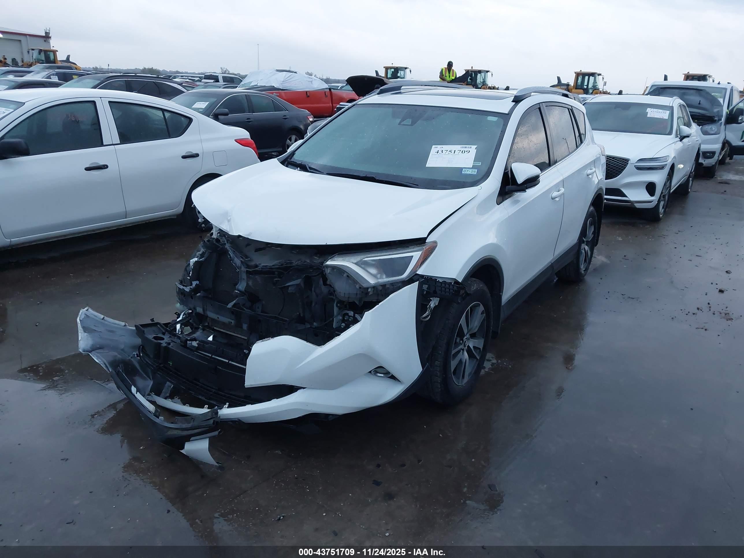 TOYOTA RAV4 image 2