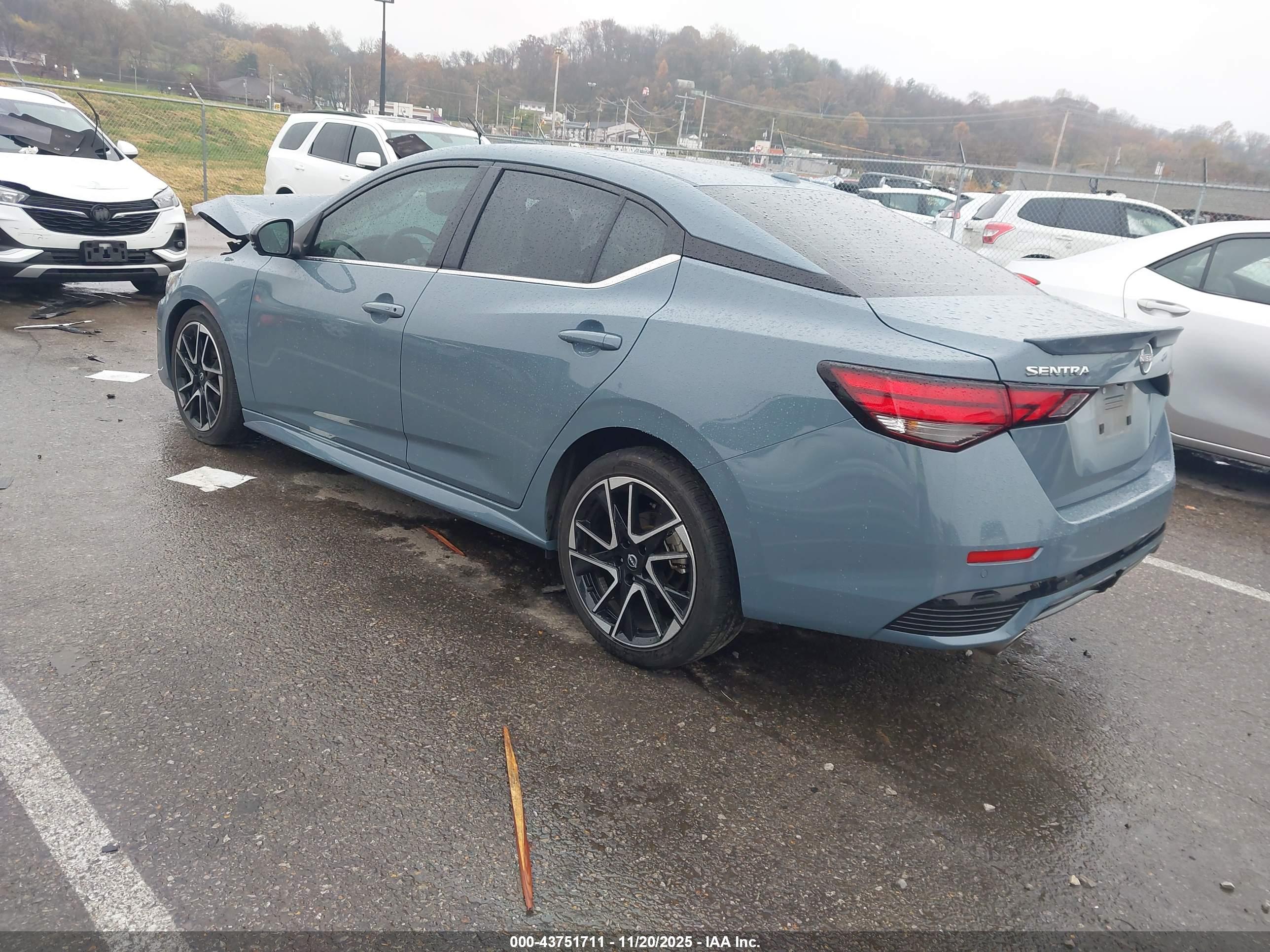 NISSAN SENTRA image 3