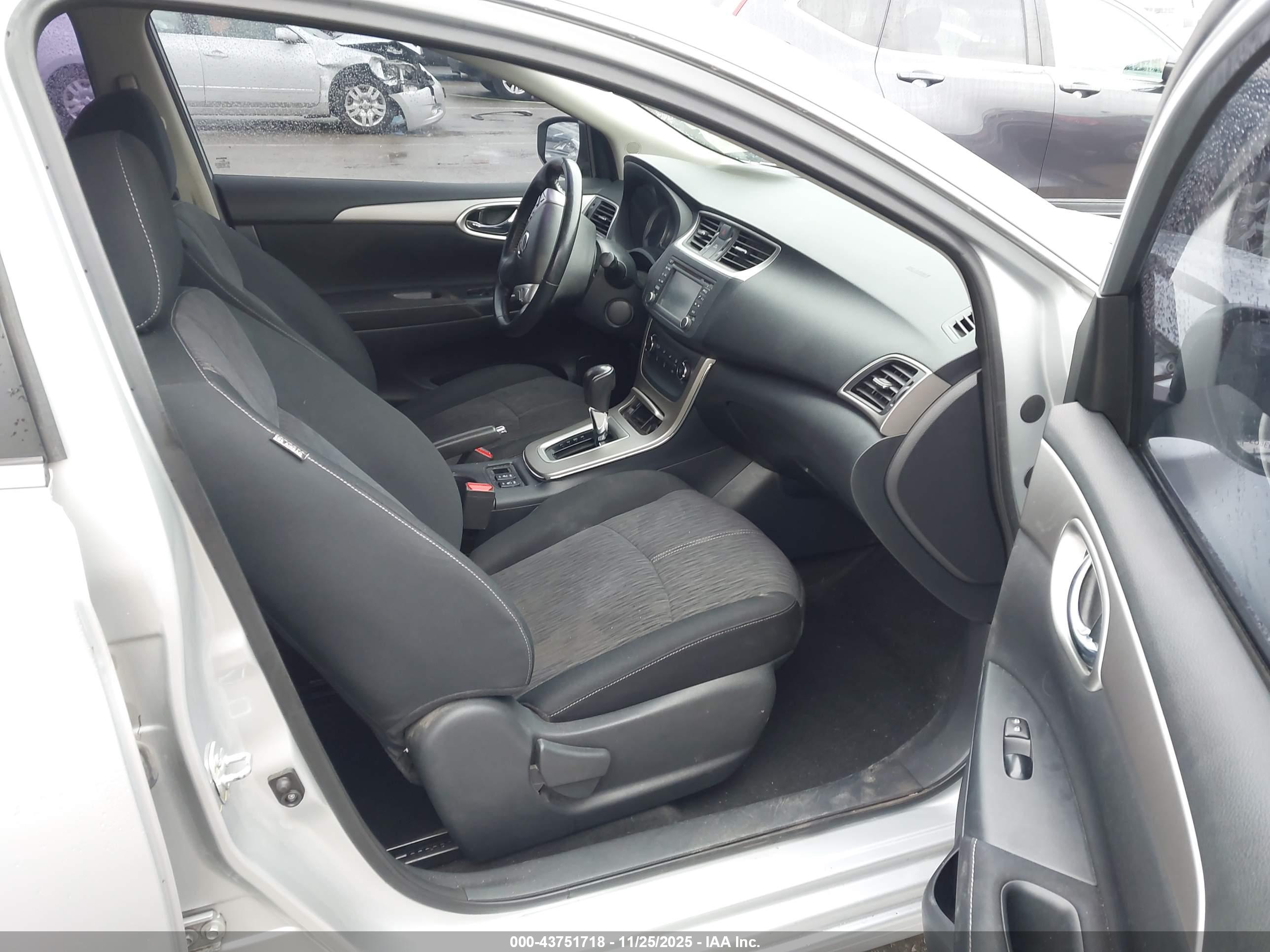 NISSAN SENTRA image 5