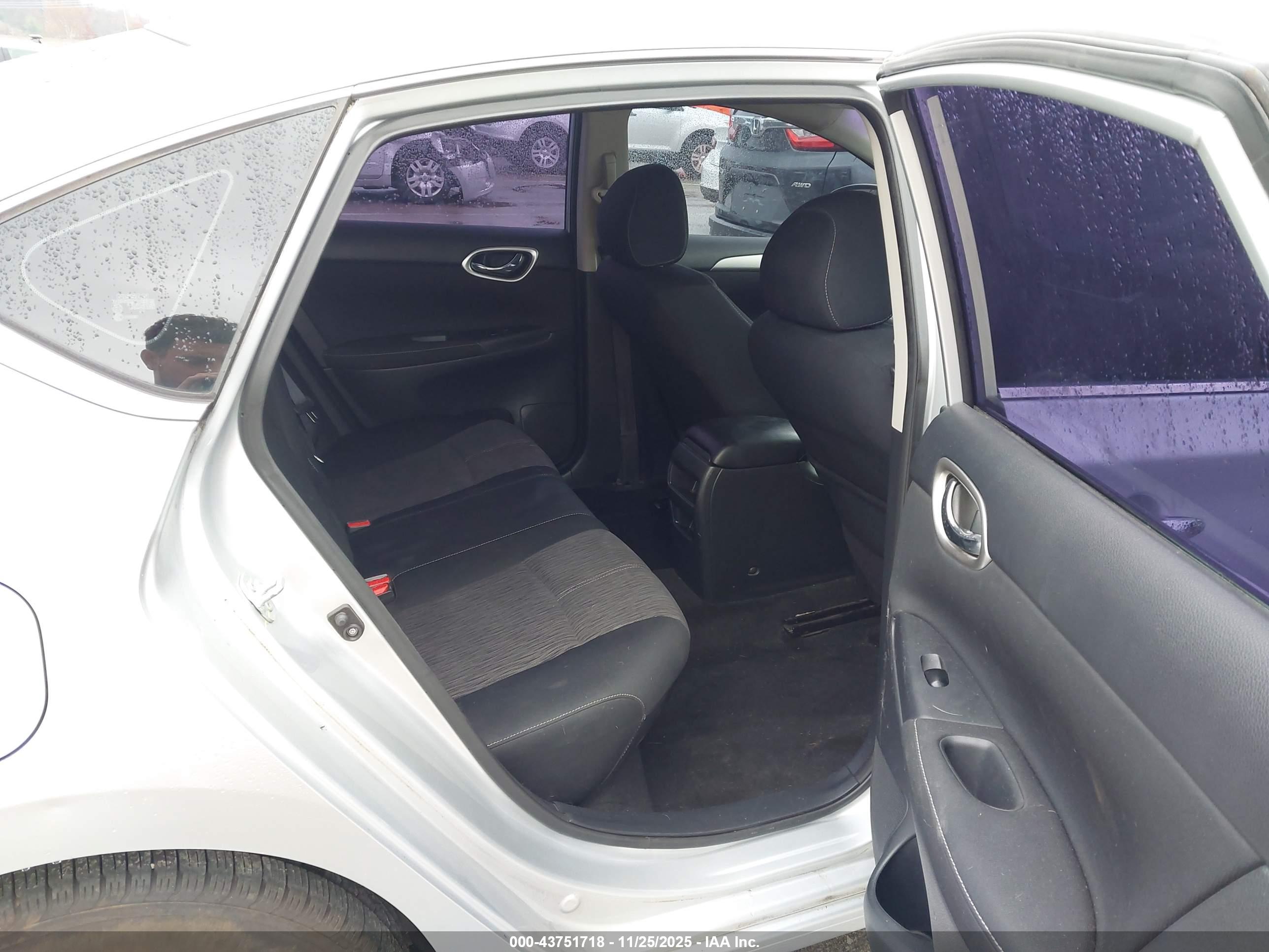 NISSAN SENTRA image 8