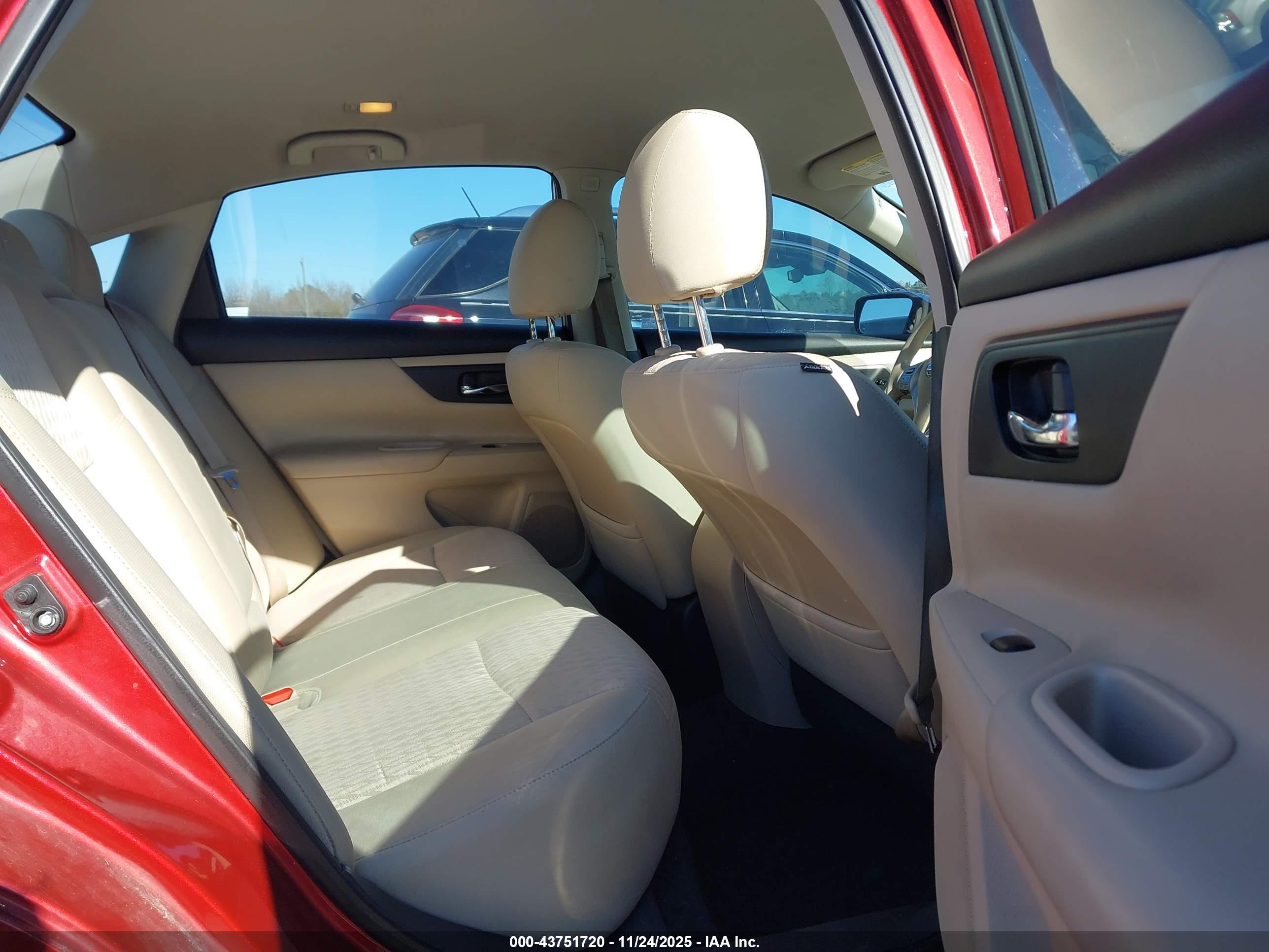 NISSAN ALTIMA image 8