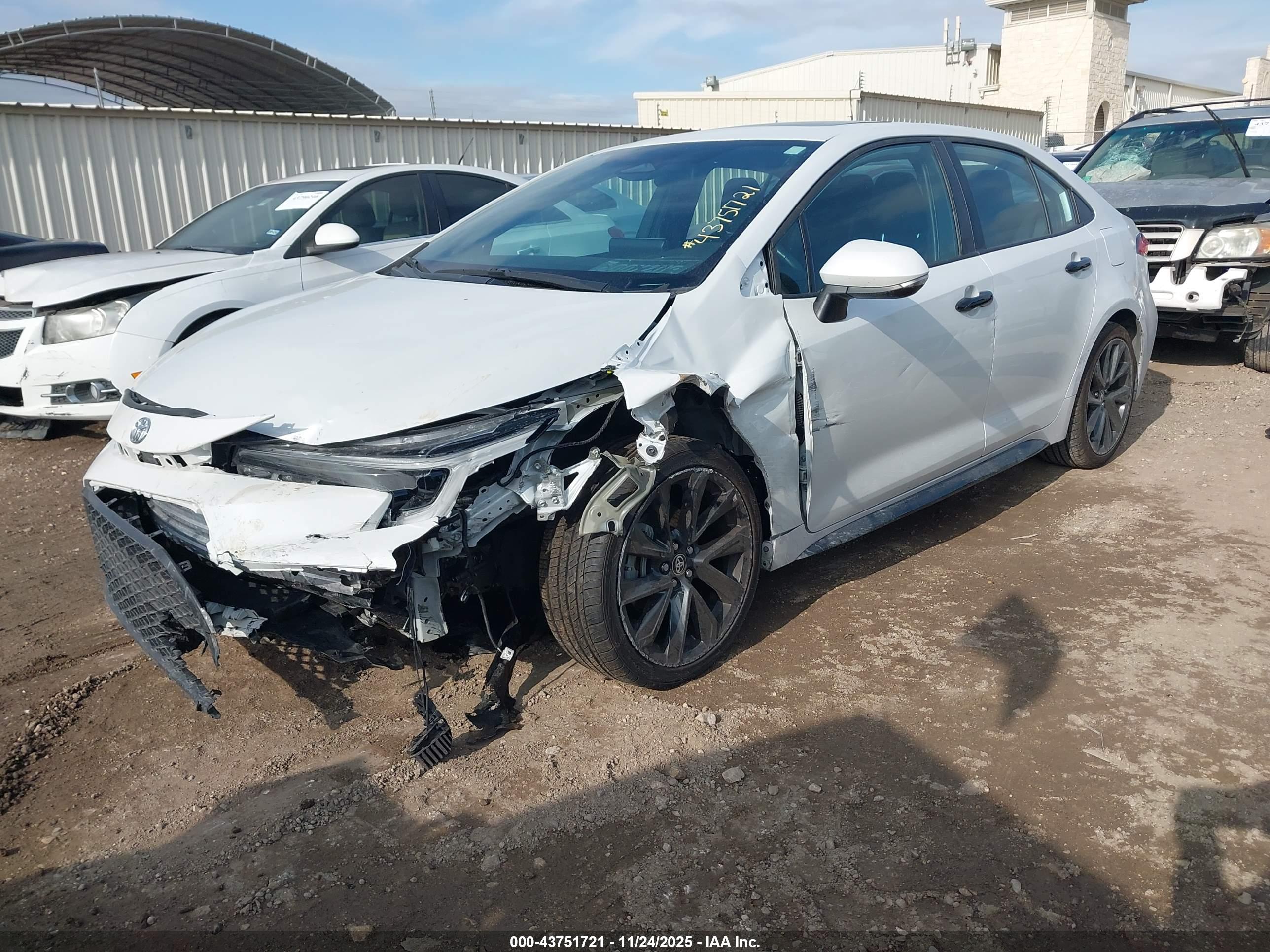 TOYOTA COROLLA image 2