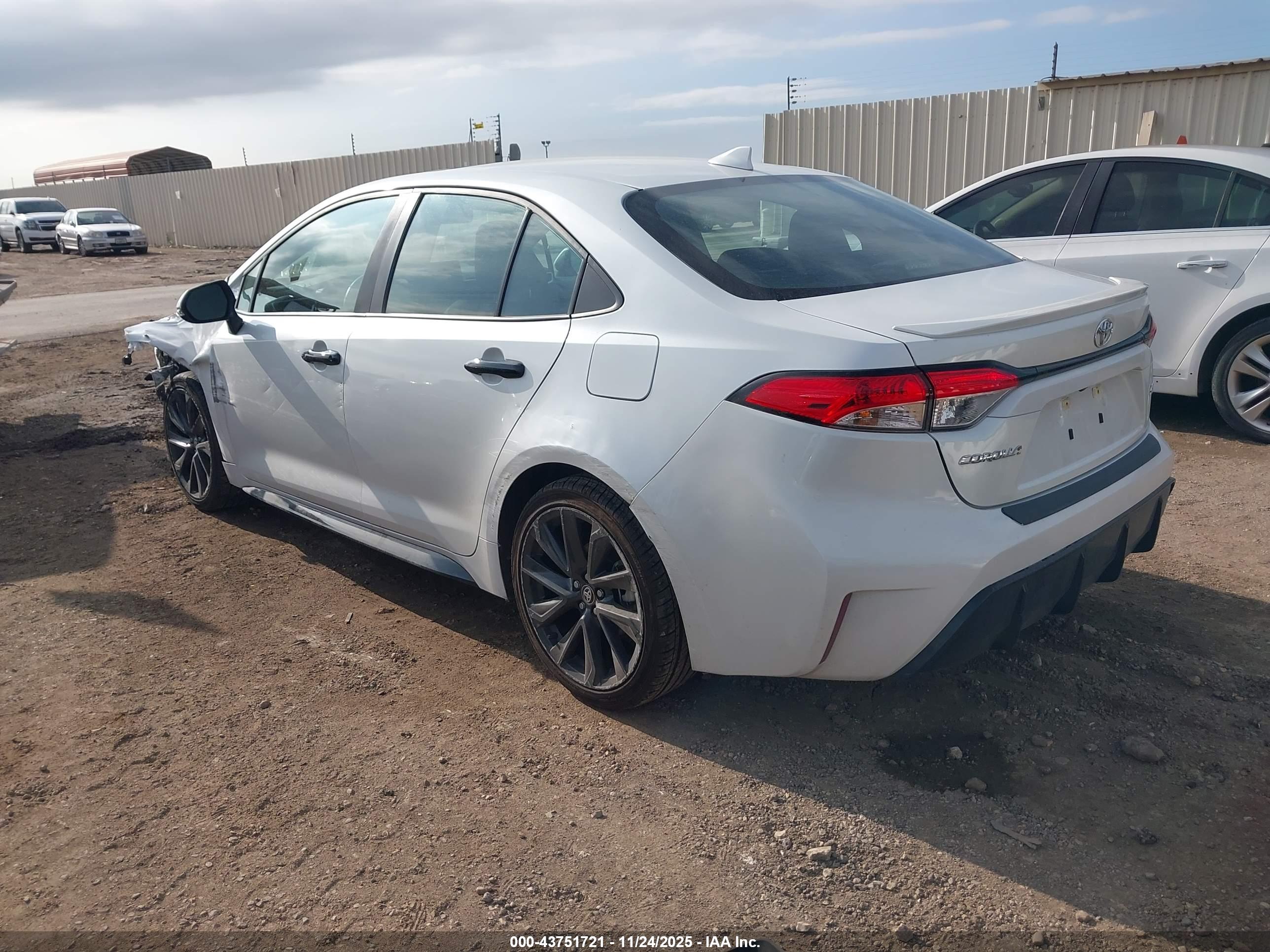 TOYOTA COROLLA image 3