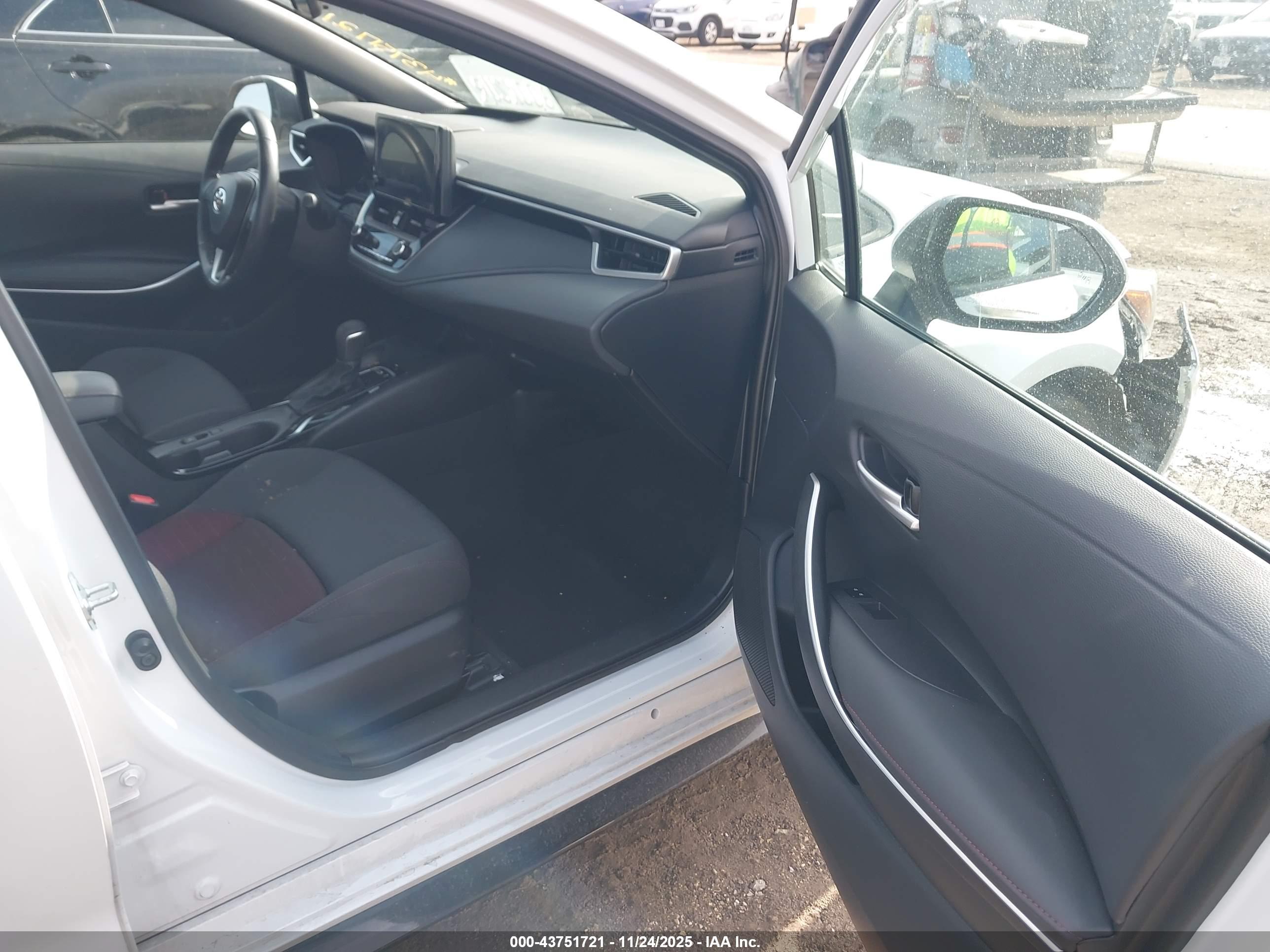 TOYOTA COROLLA image 5
