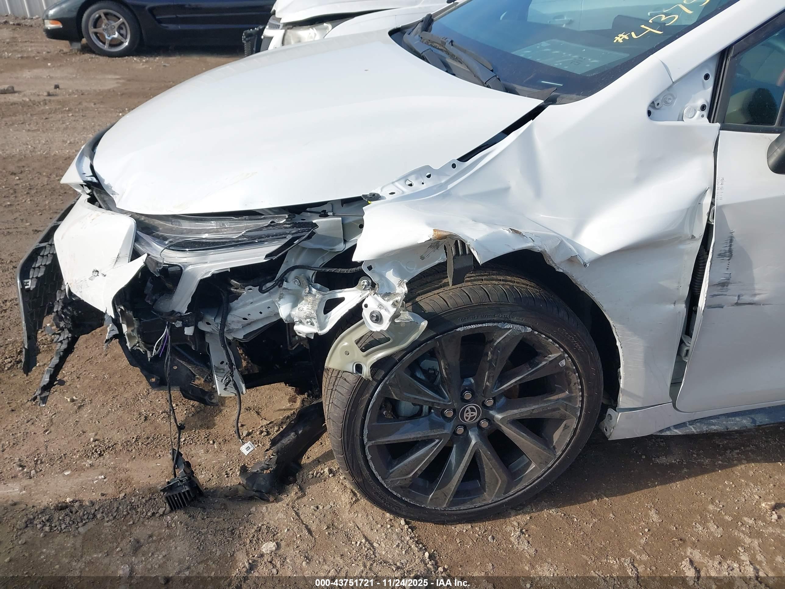 TOYOTA COROLLA image 6