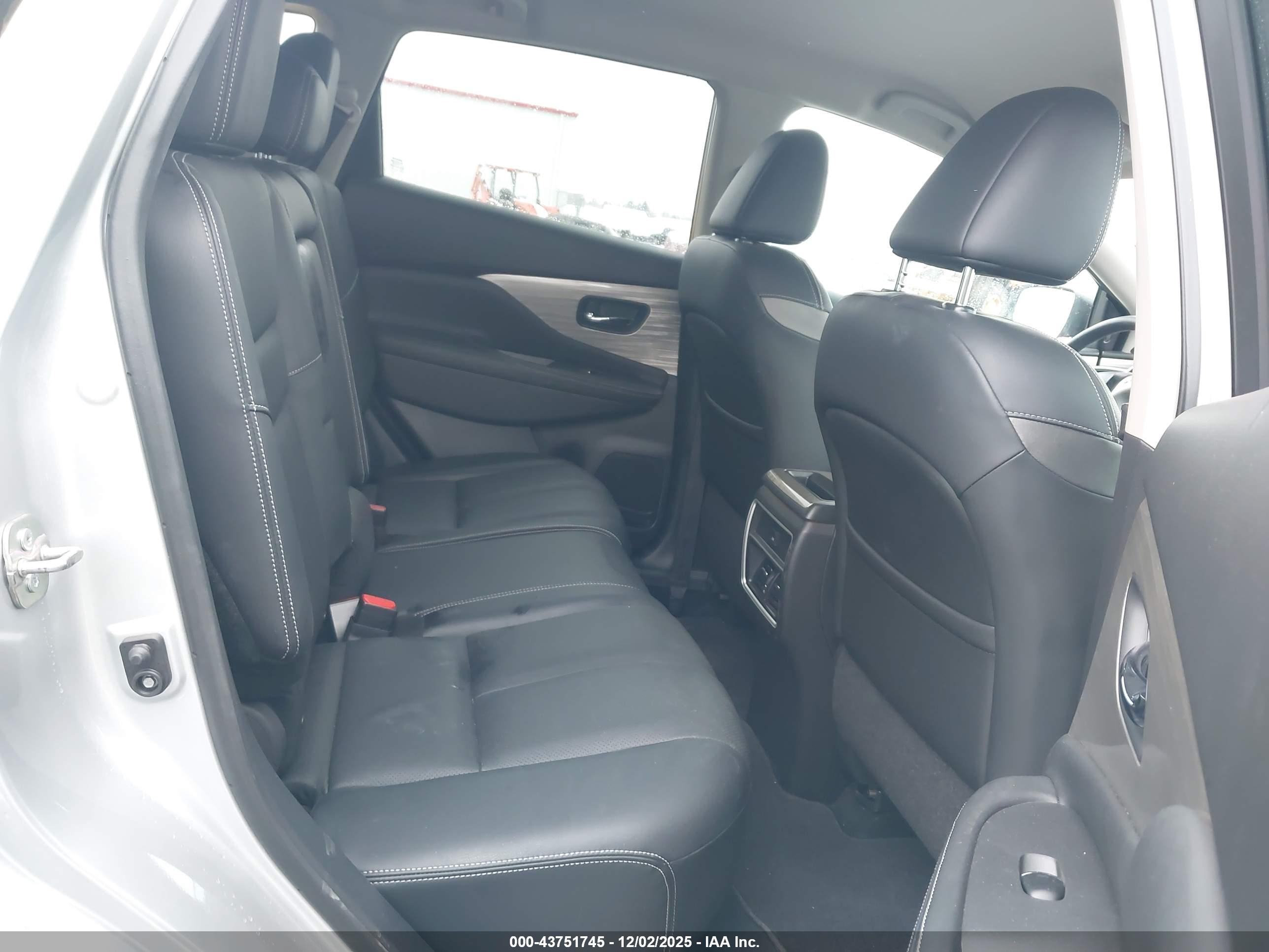 NISSAN MURANO image 8