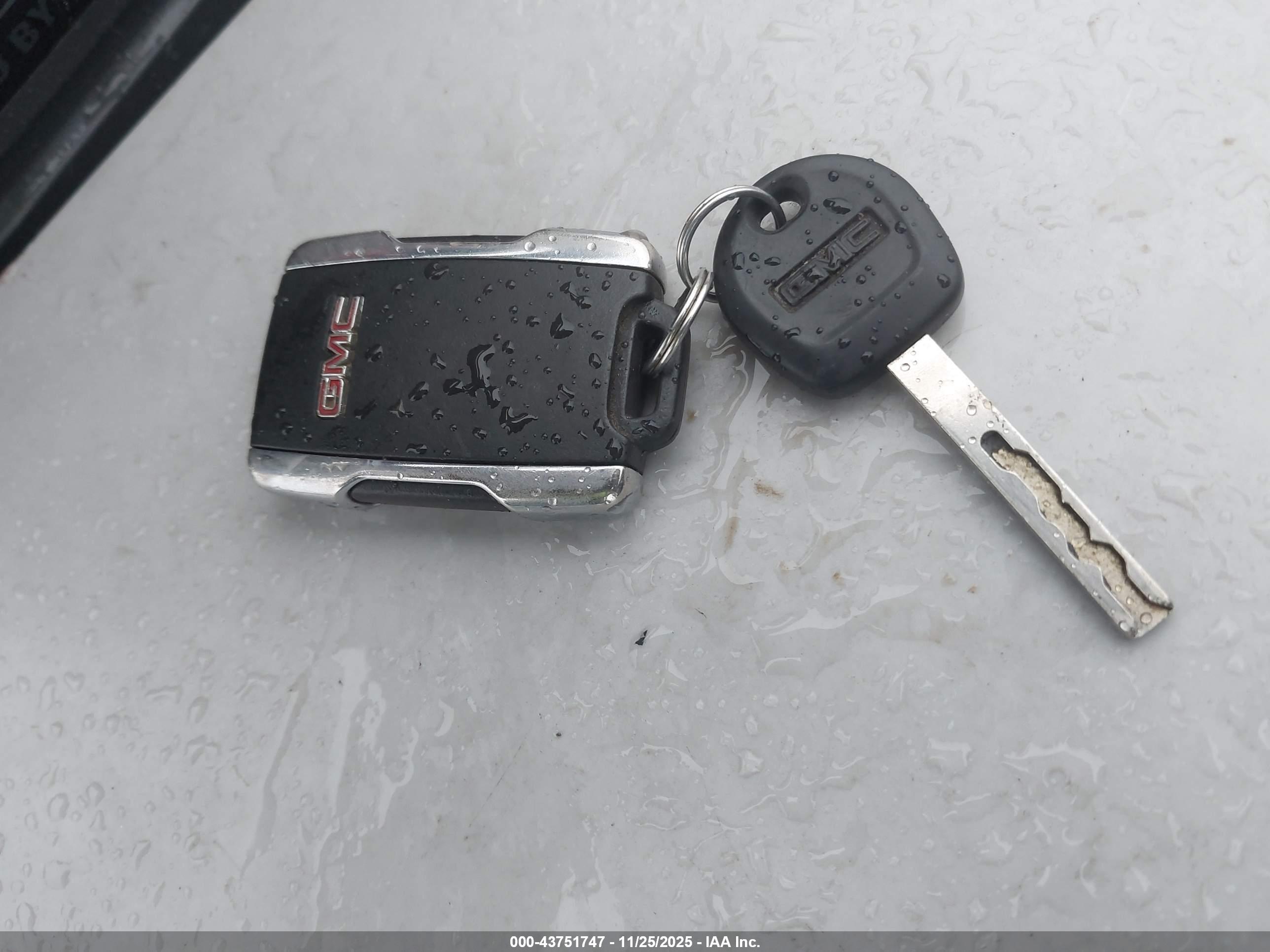 GMC SIERRA image 11