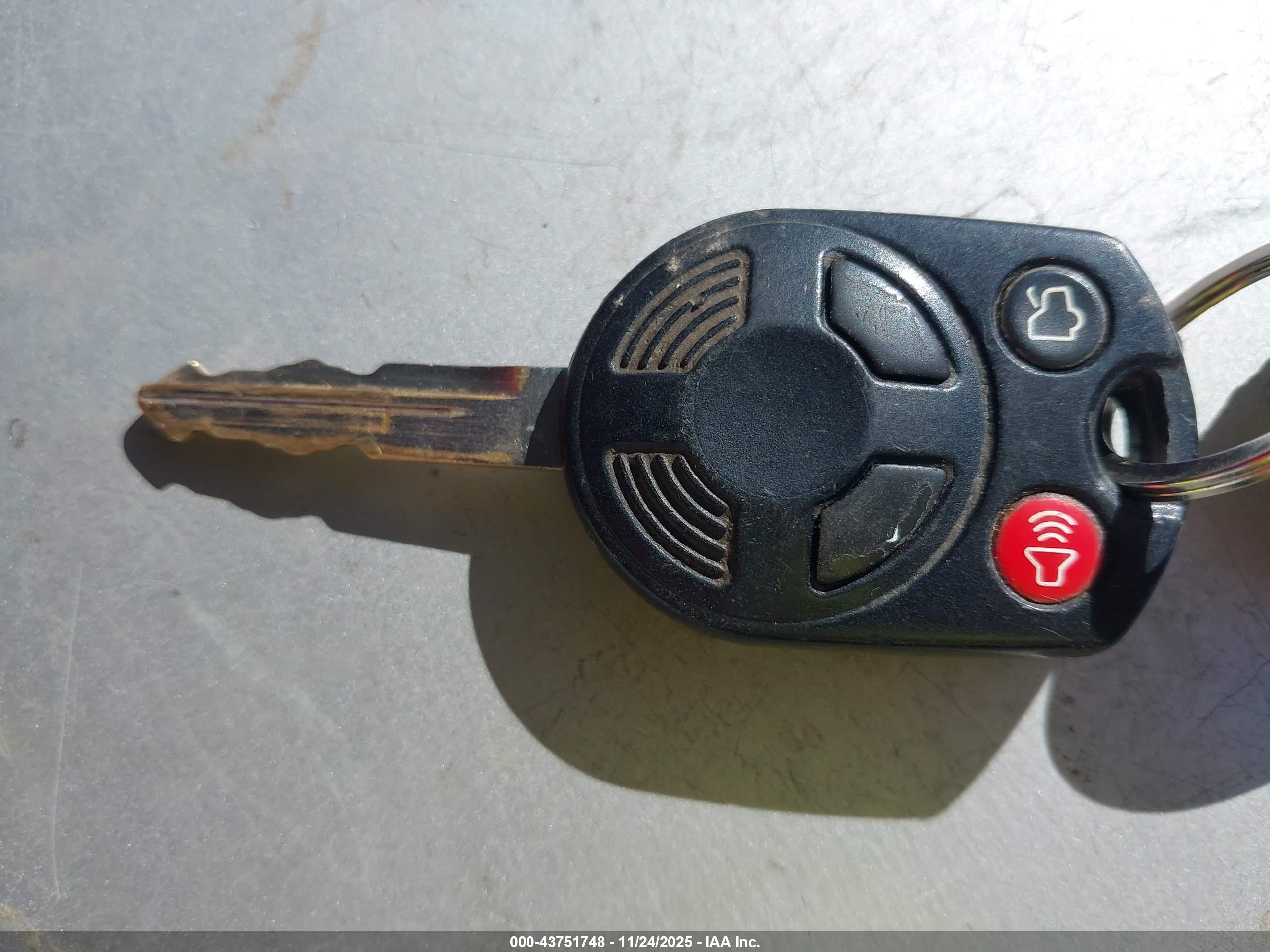 FORD FUSION image 11
