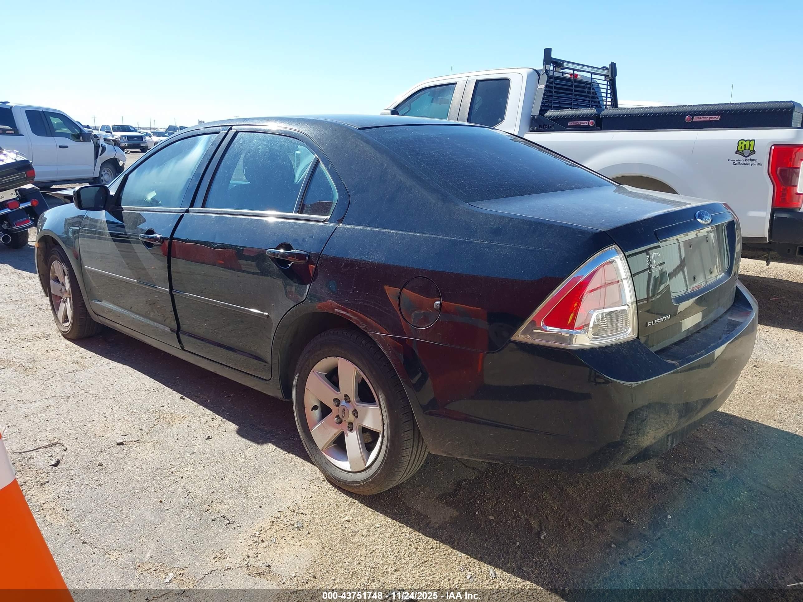 FORD FUSION image 3