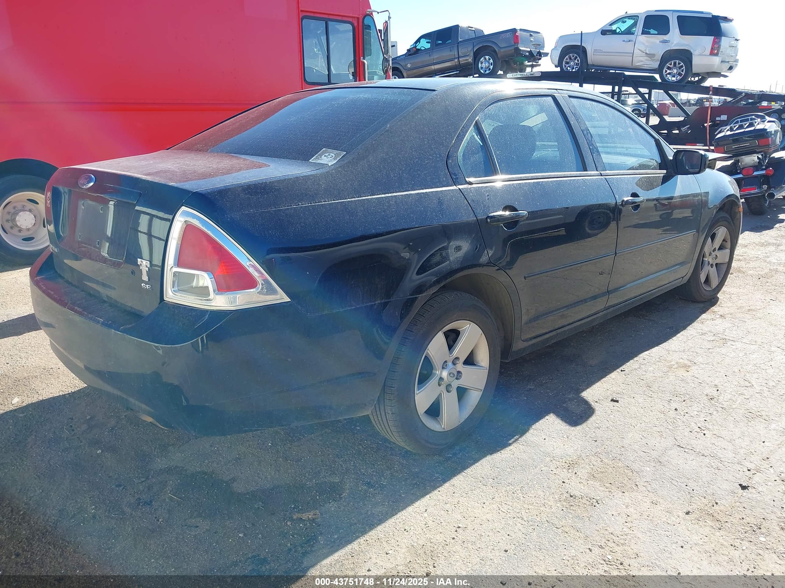 FORD FUSION image 4