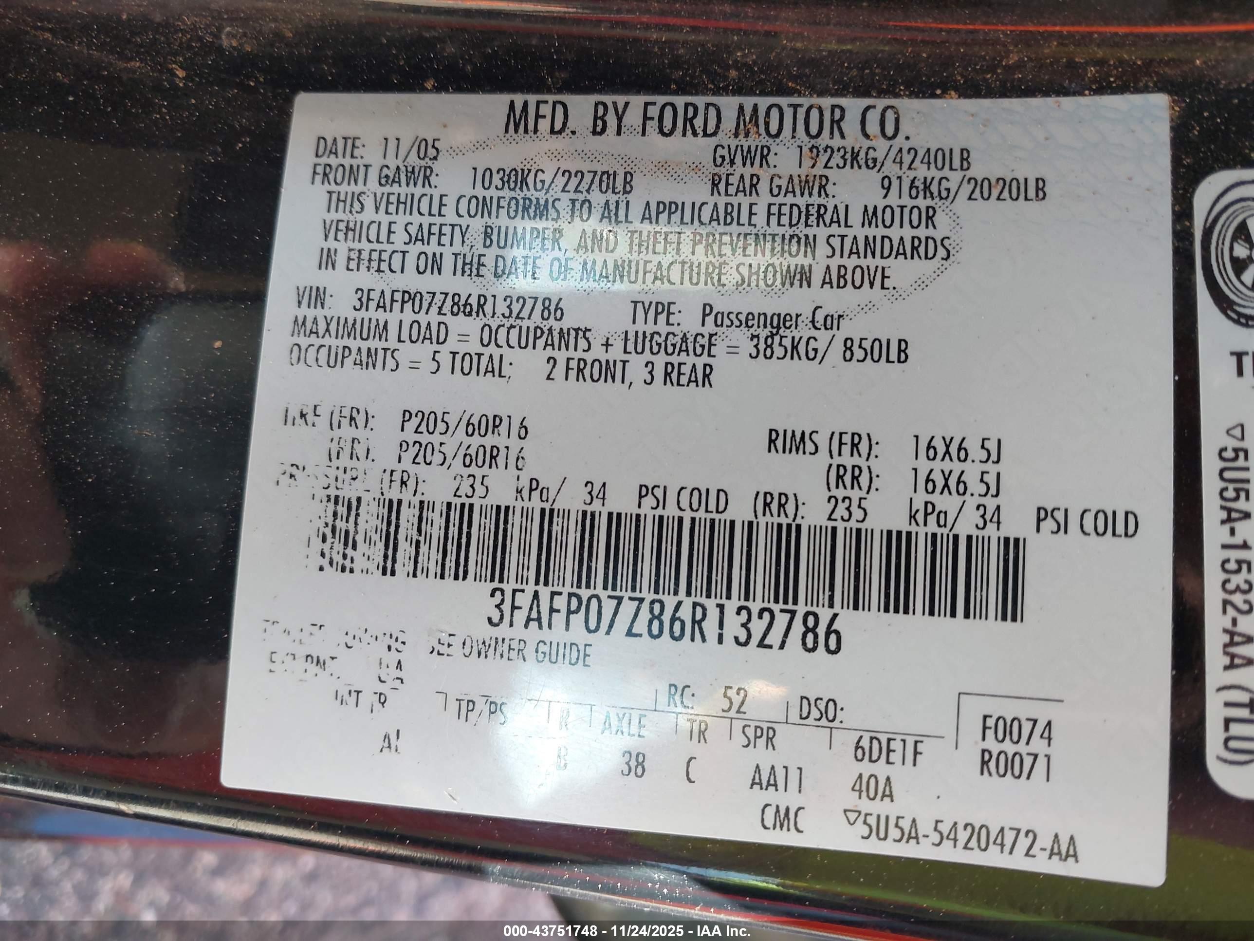 FORD FUSION image 9