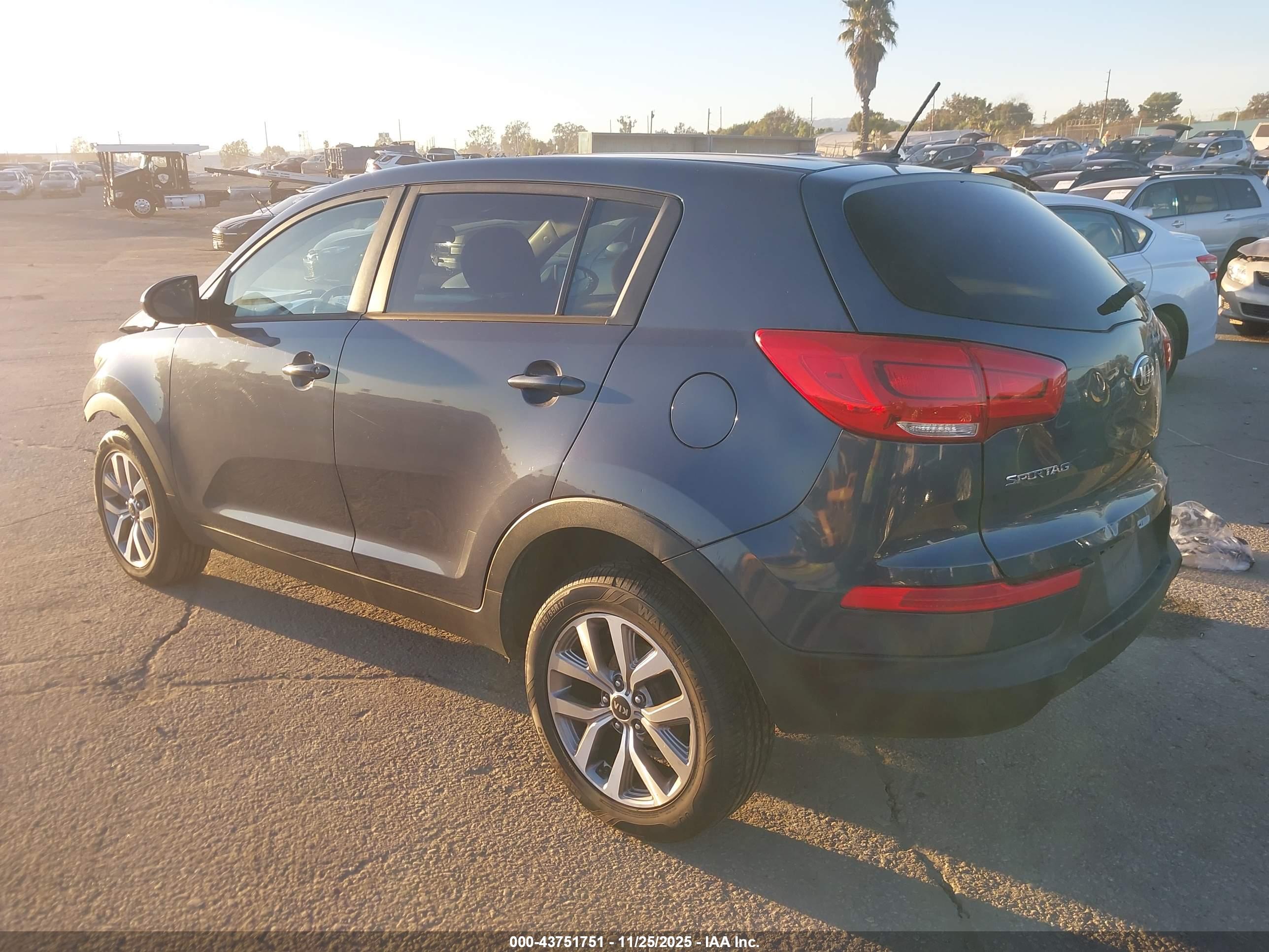 KIA SPORTAGE image 3