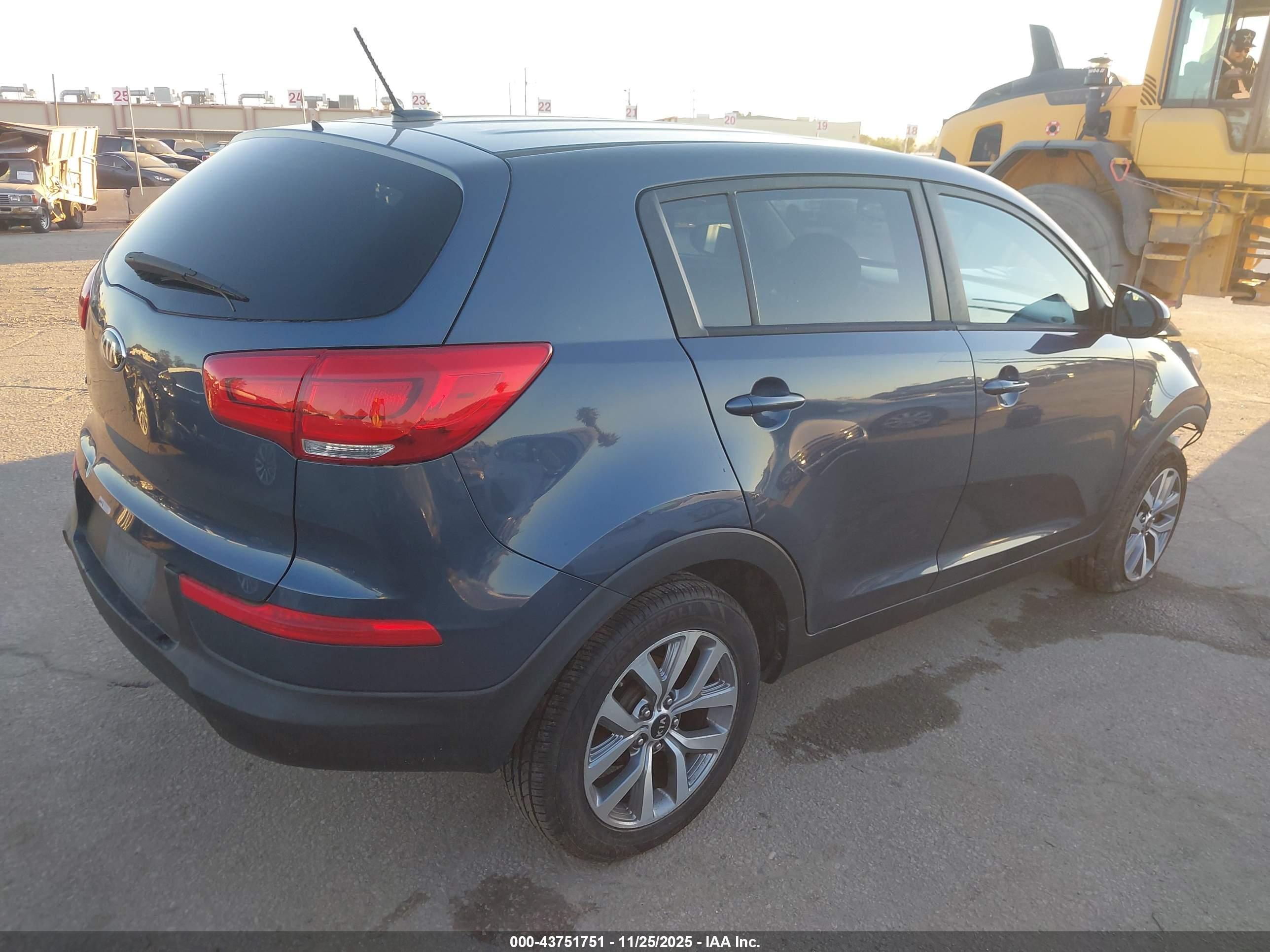 KIA SPORTAGE image 4