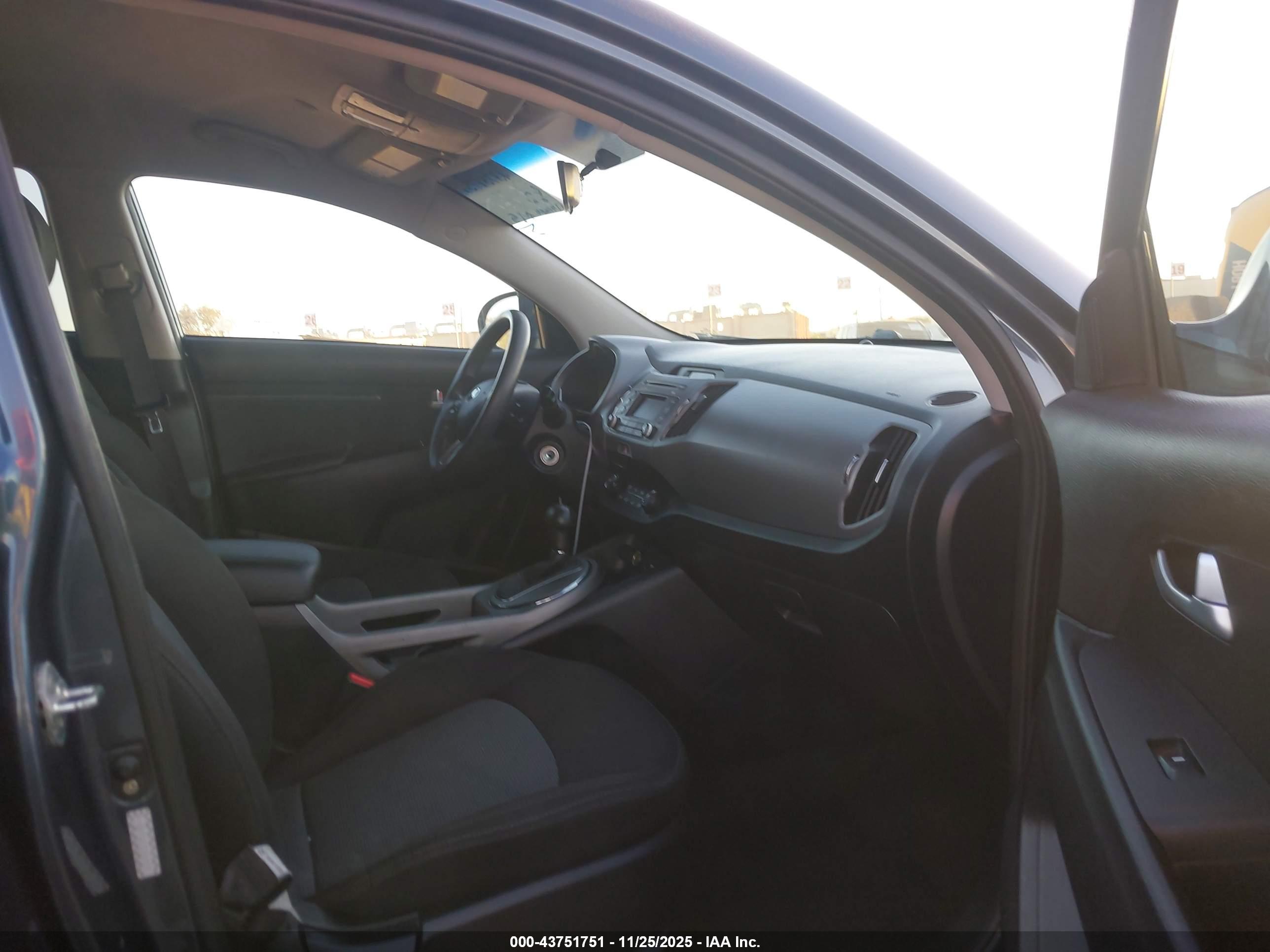 KIA SPORTAGE image 5