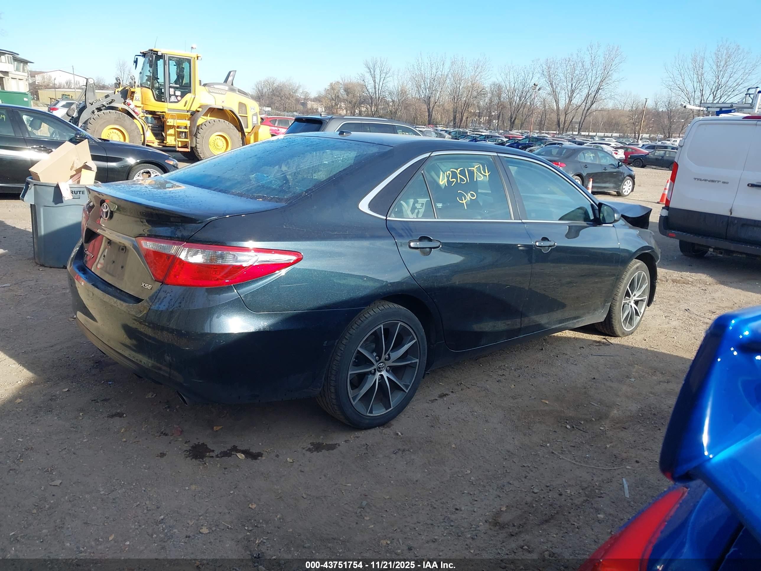 TOYOTA CAMRY image 4