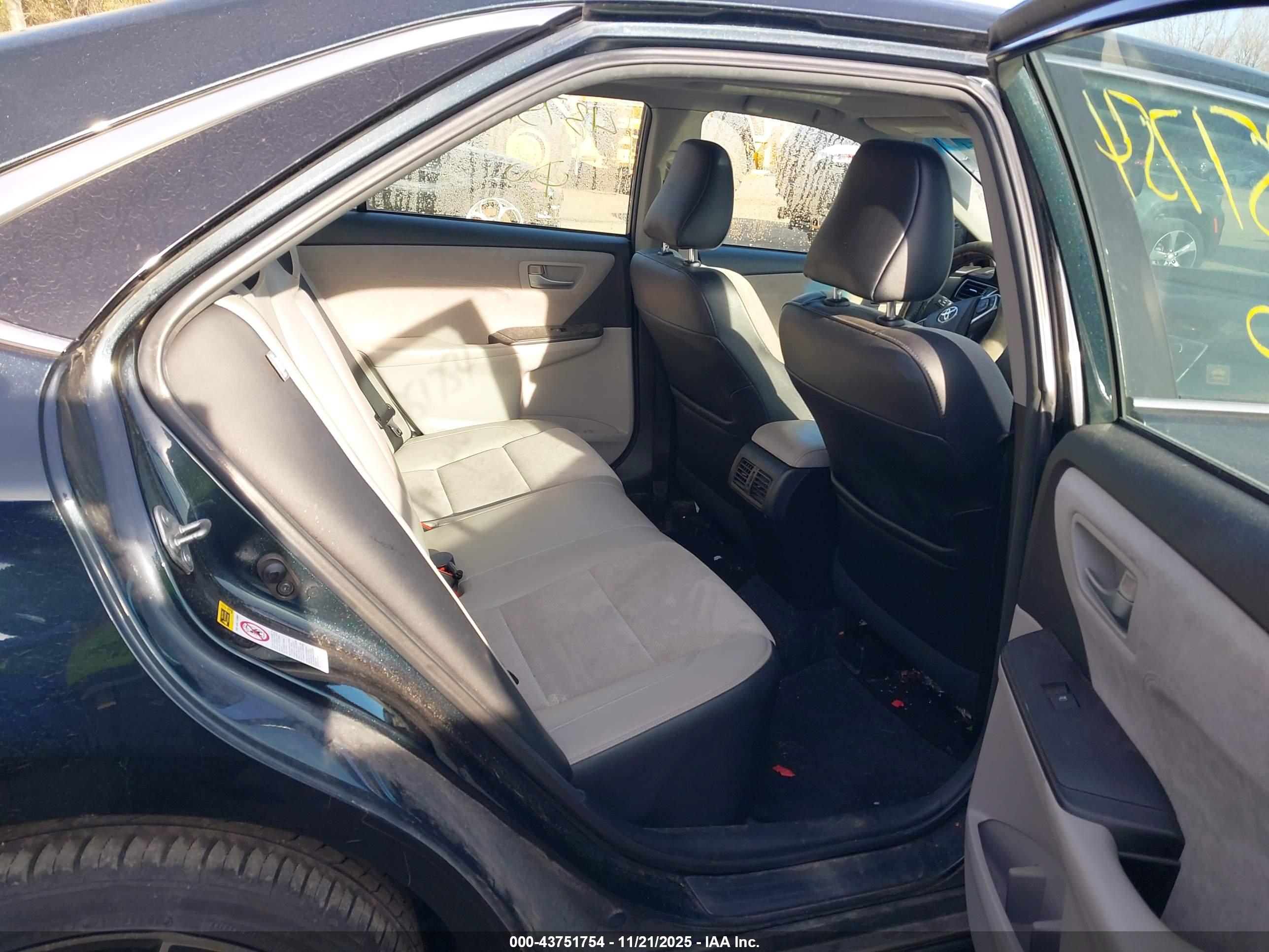 TOYOTA CAMRY image 8
