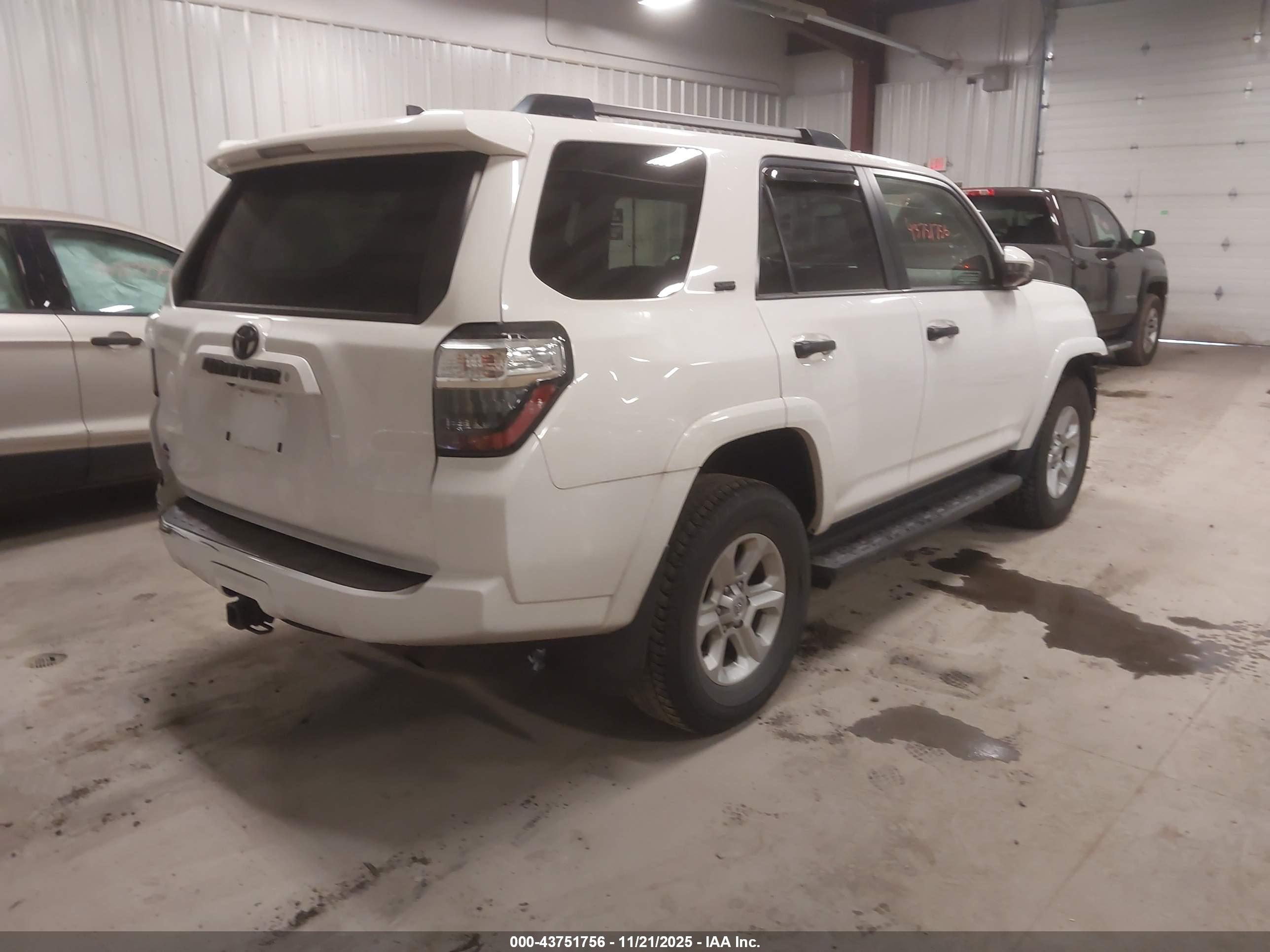 TOYOTA 4RUNNER image 4