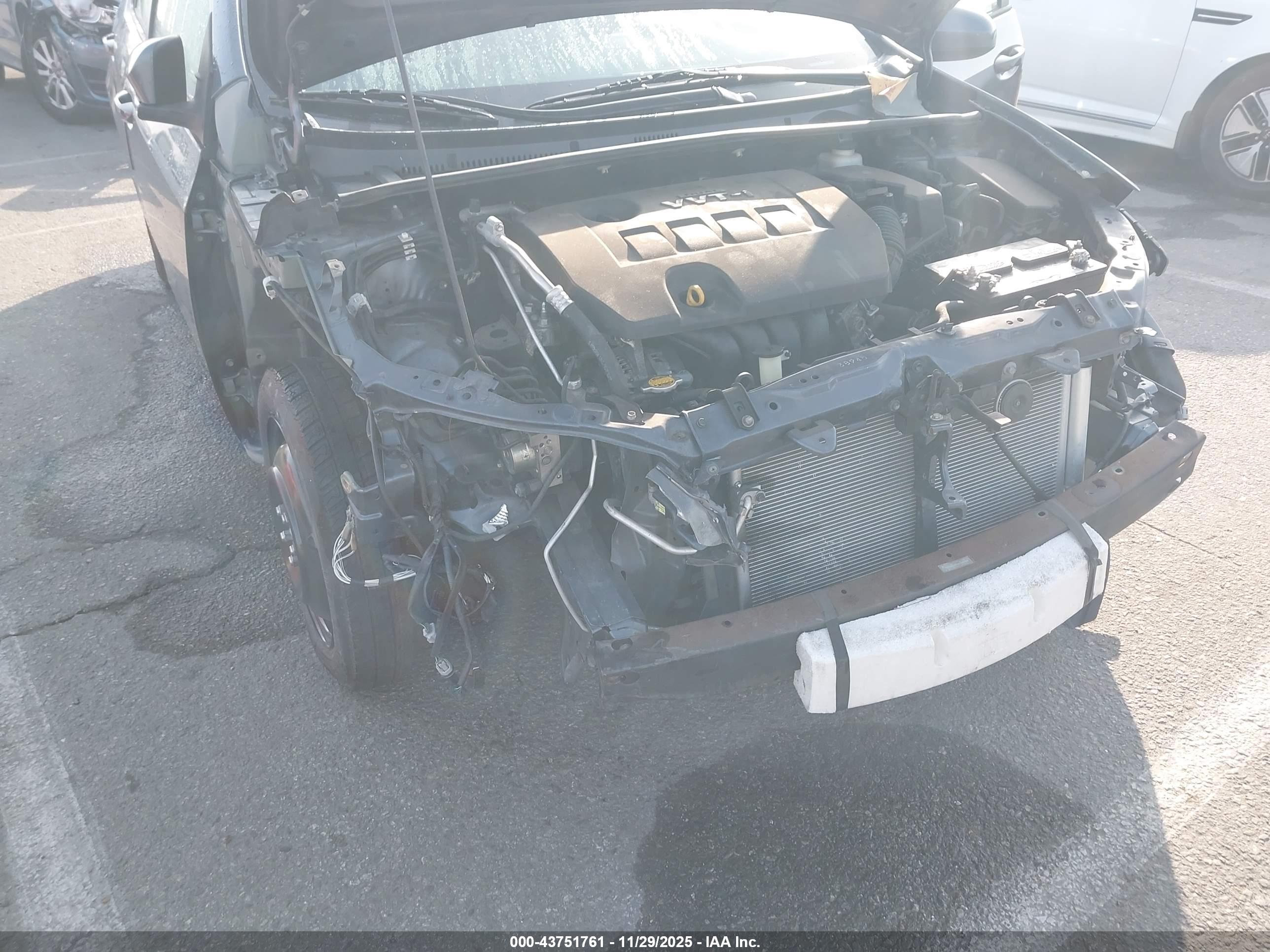 TOYOTA COROLLA image 6