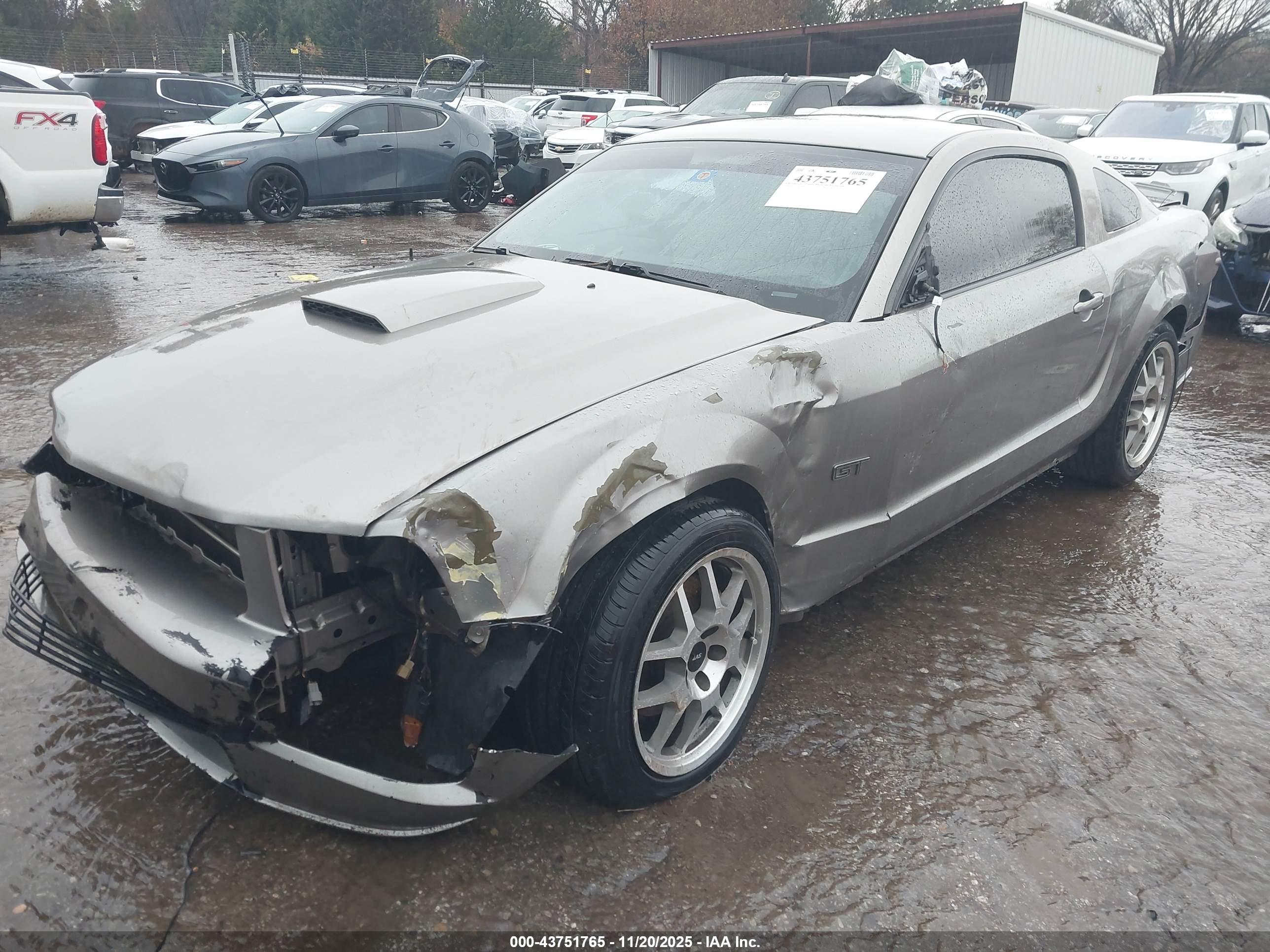 FORD MUSTANG image 2