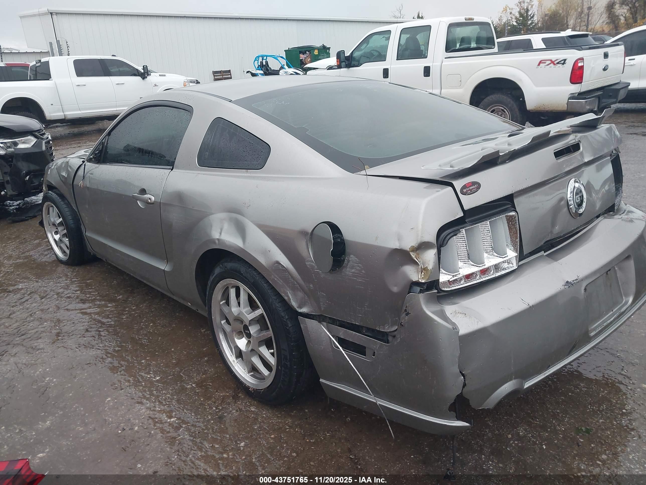 FORD MUSTANG image 3