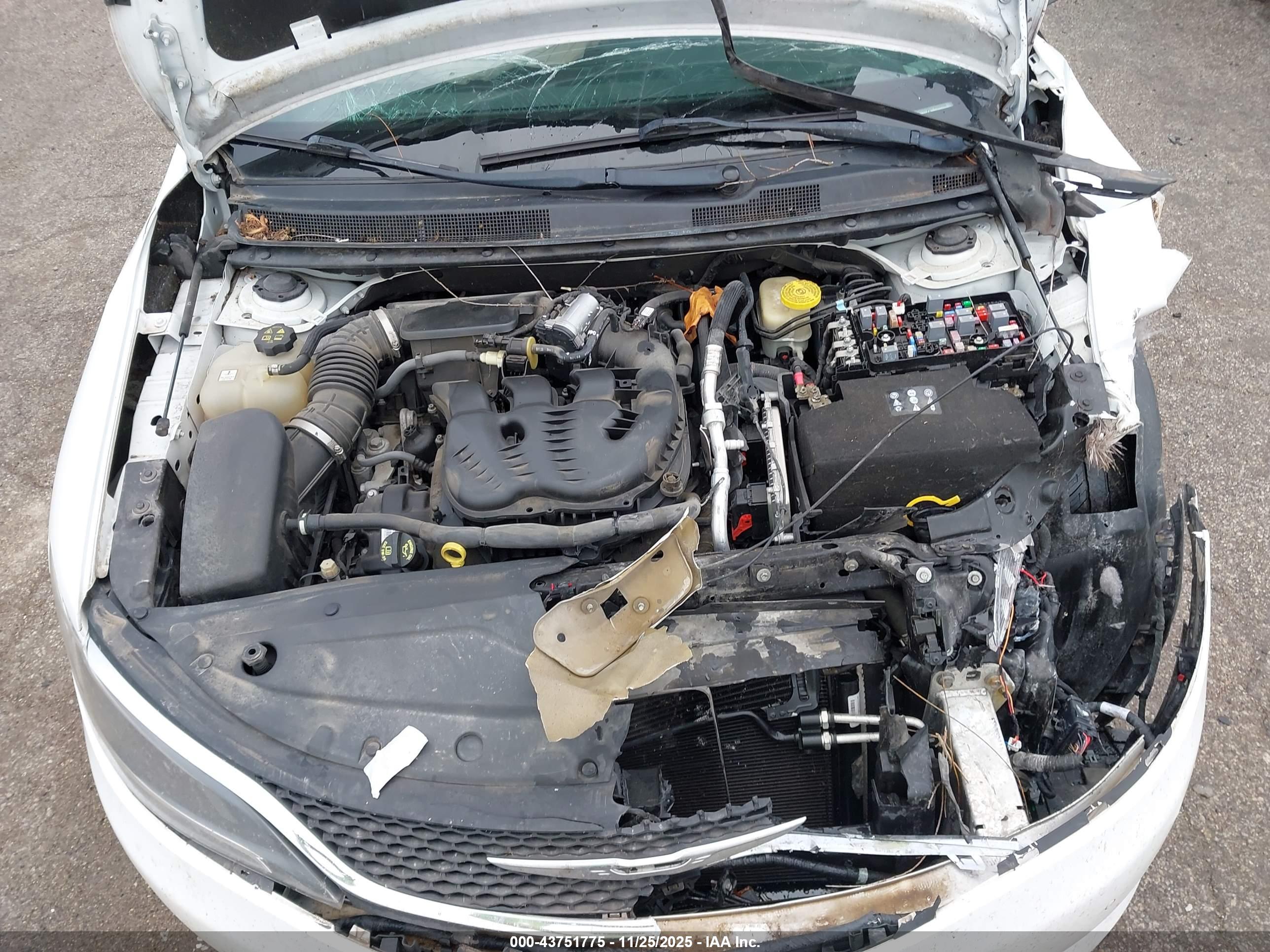 CHRYSLER 200 image 10