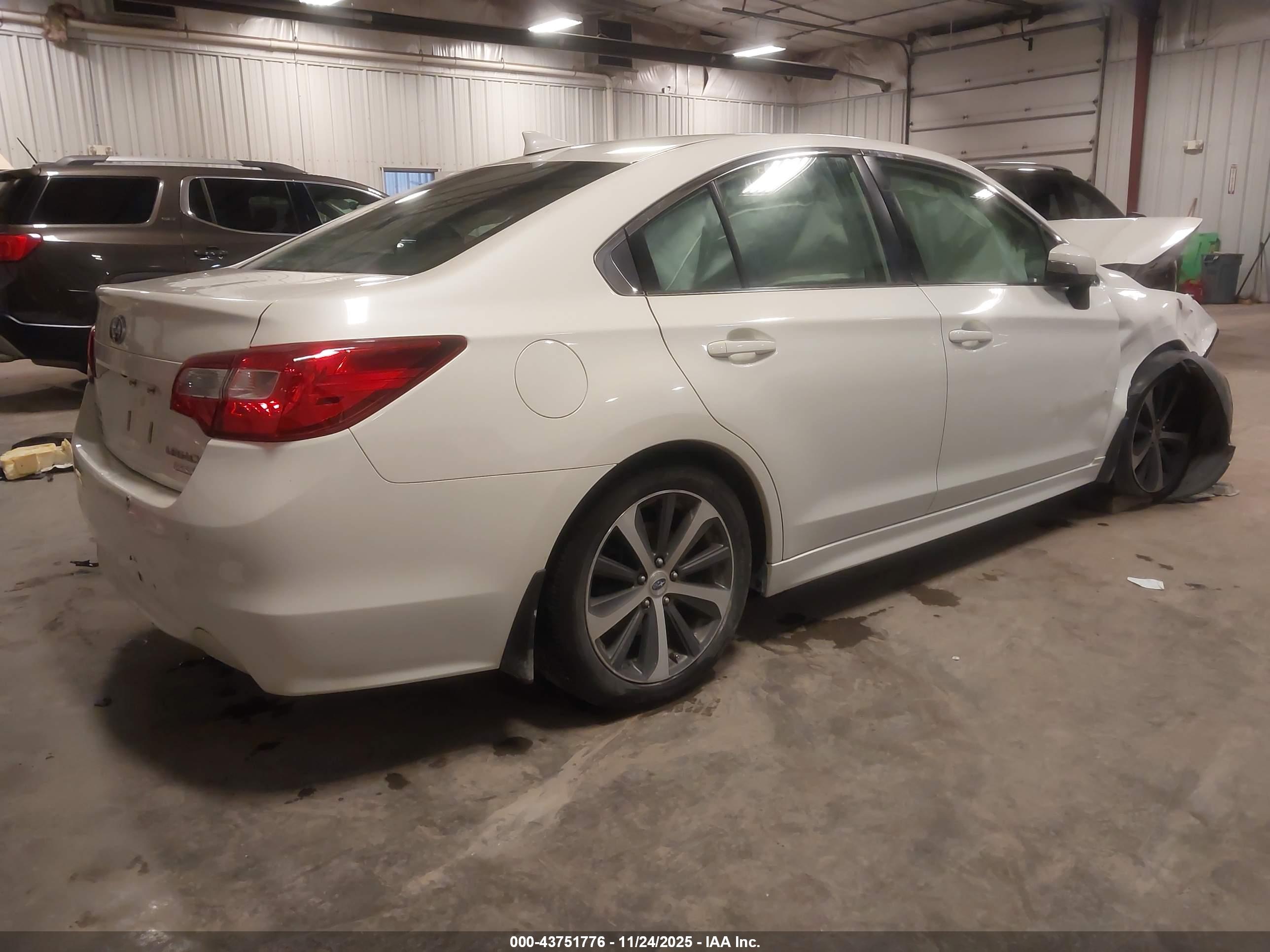 SUBARU LEGACY image 4