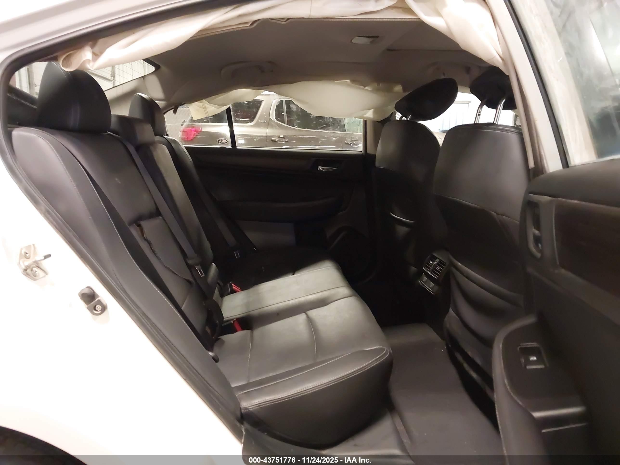 SUBARU LEGACY image 8