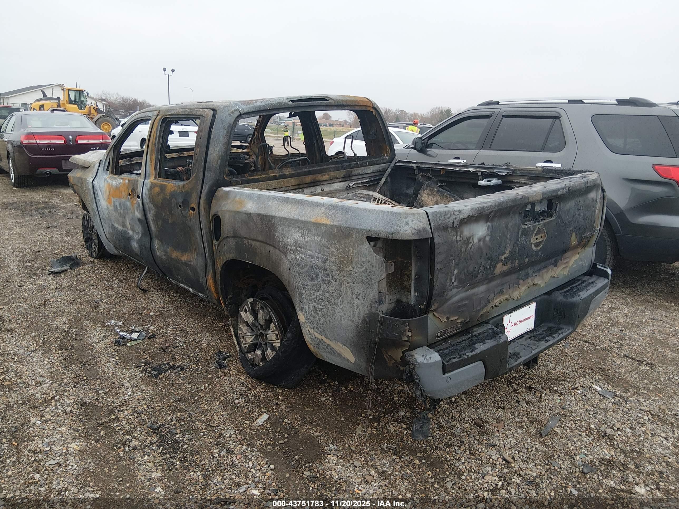 NISSAN FRONTIER image 3