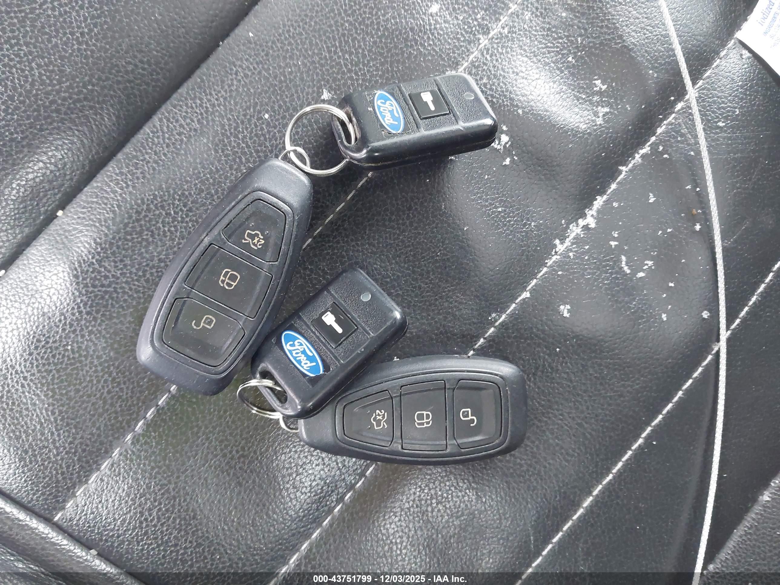 FORD C-MAX image 11