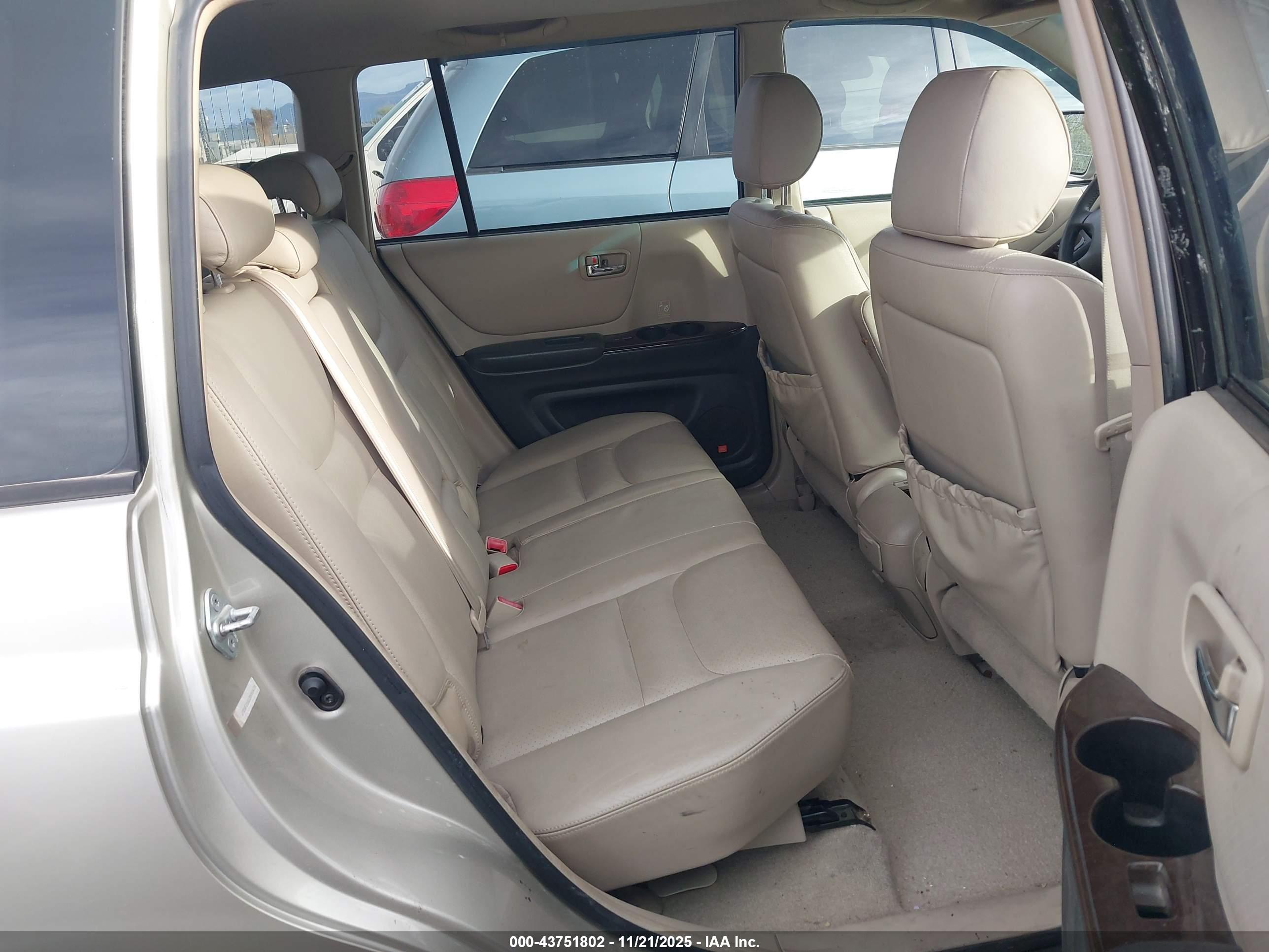 TOYOTA HIGHLANDER image 8