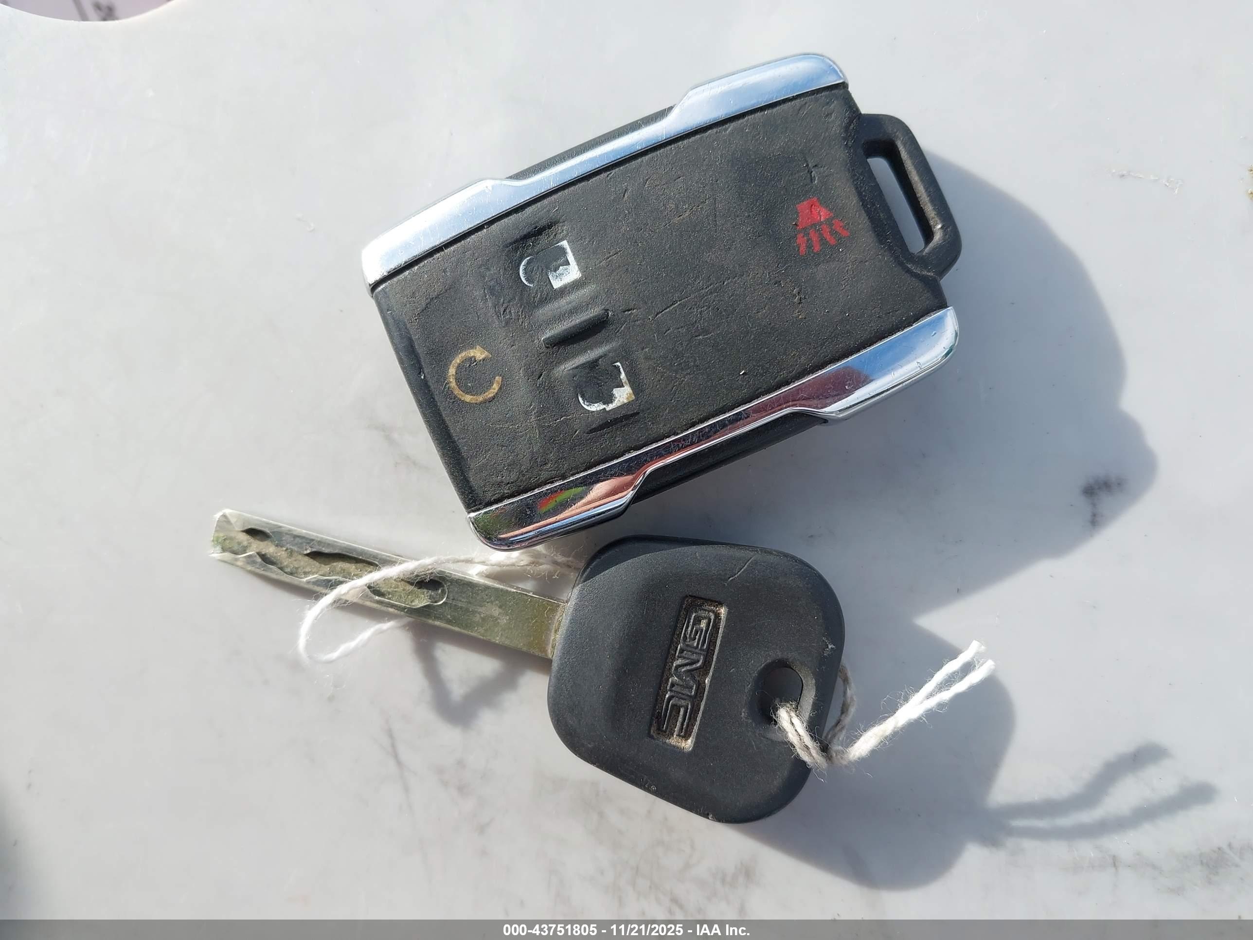GMC SIERRA image 11